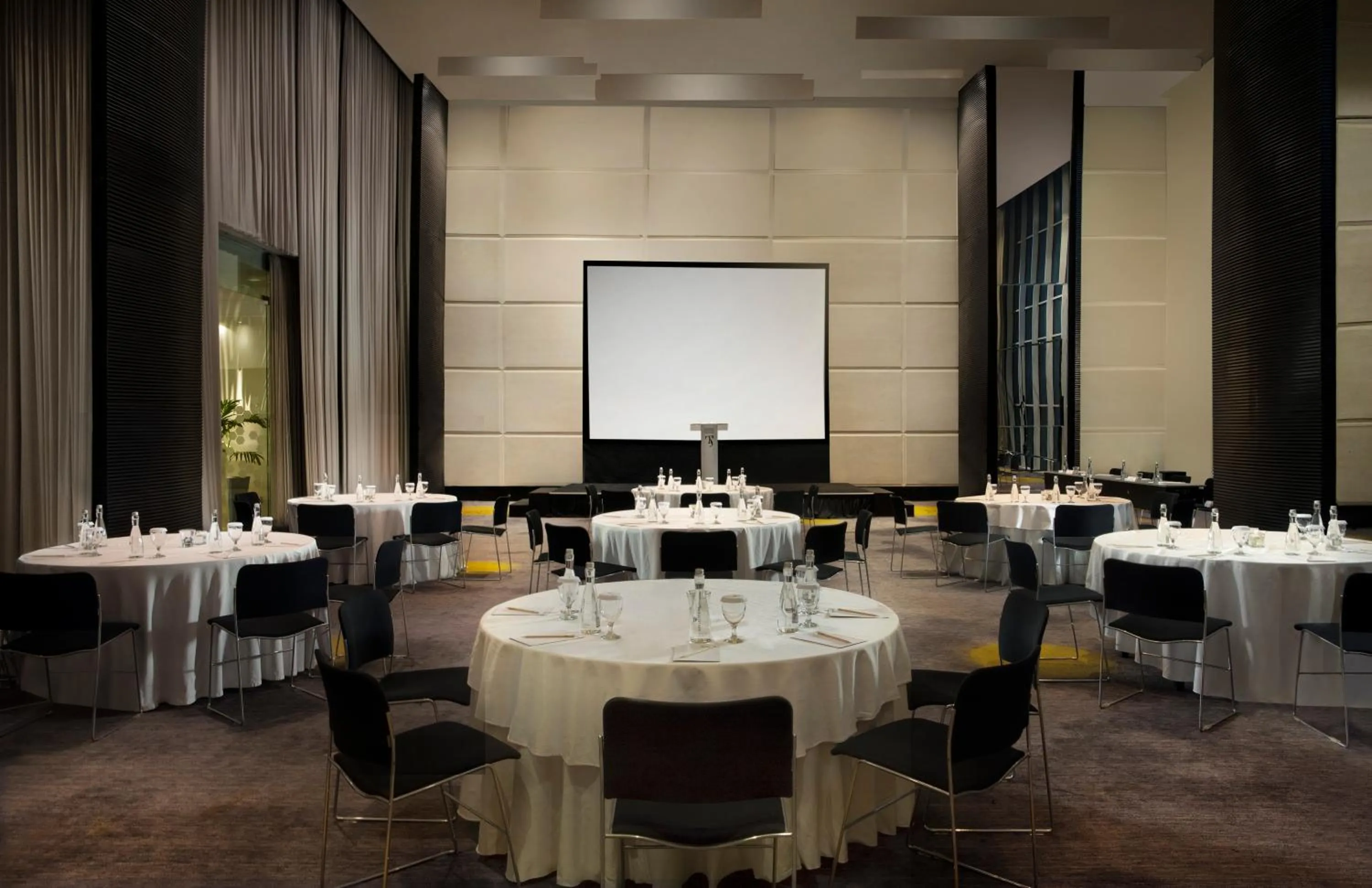 Meeting/conference room in ARTOTEL TS Suites Surabaya