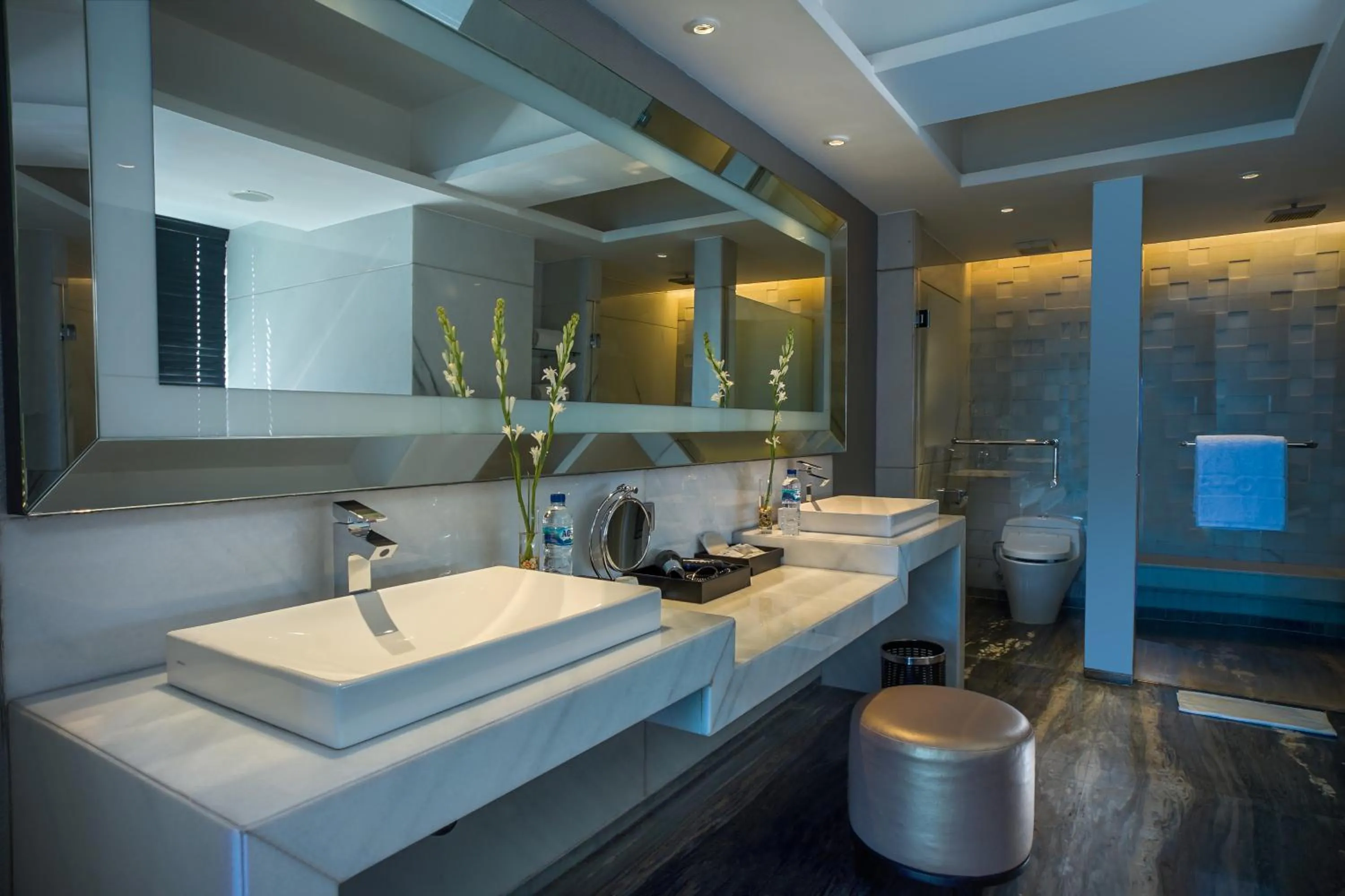 Bathroom in ARTOTEL TS Suites Surabaya