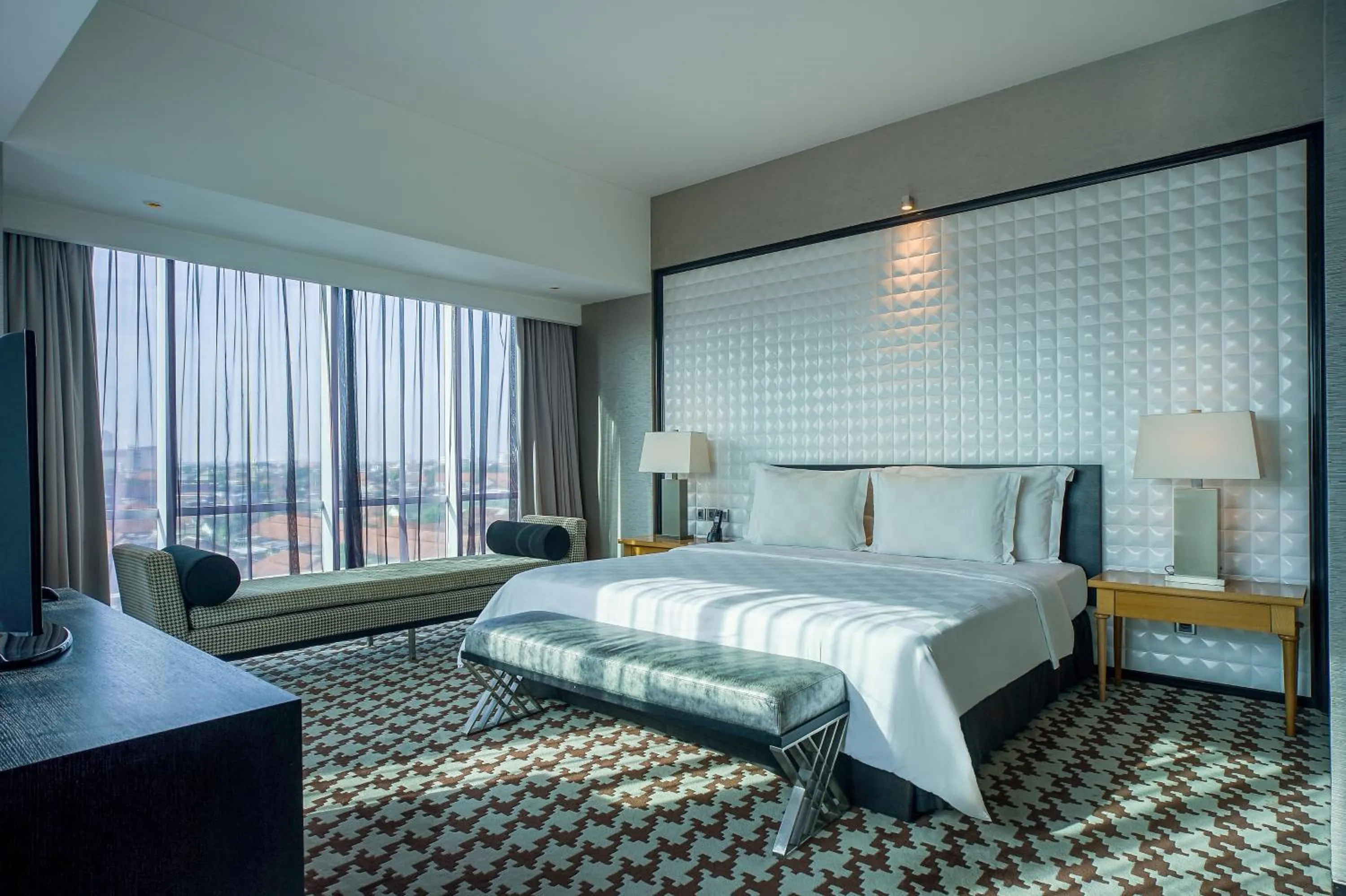 Bed in ARTOTEL TS Suites Surabaya