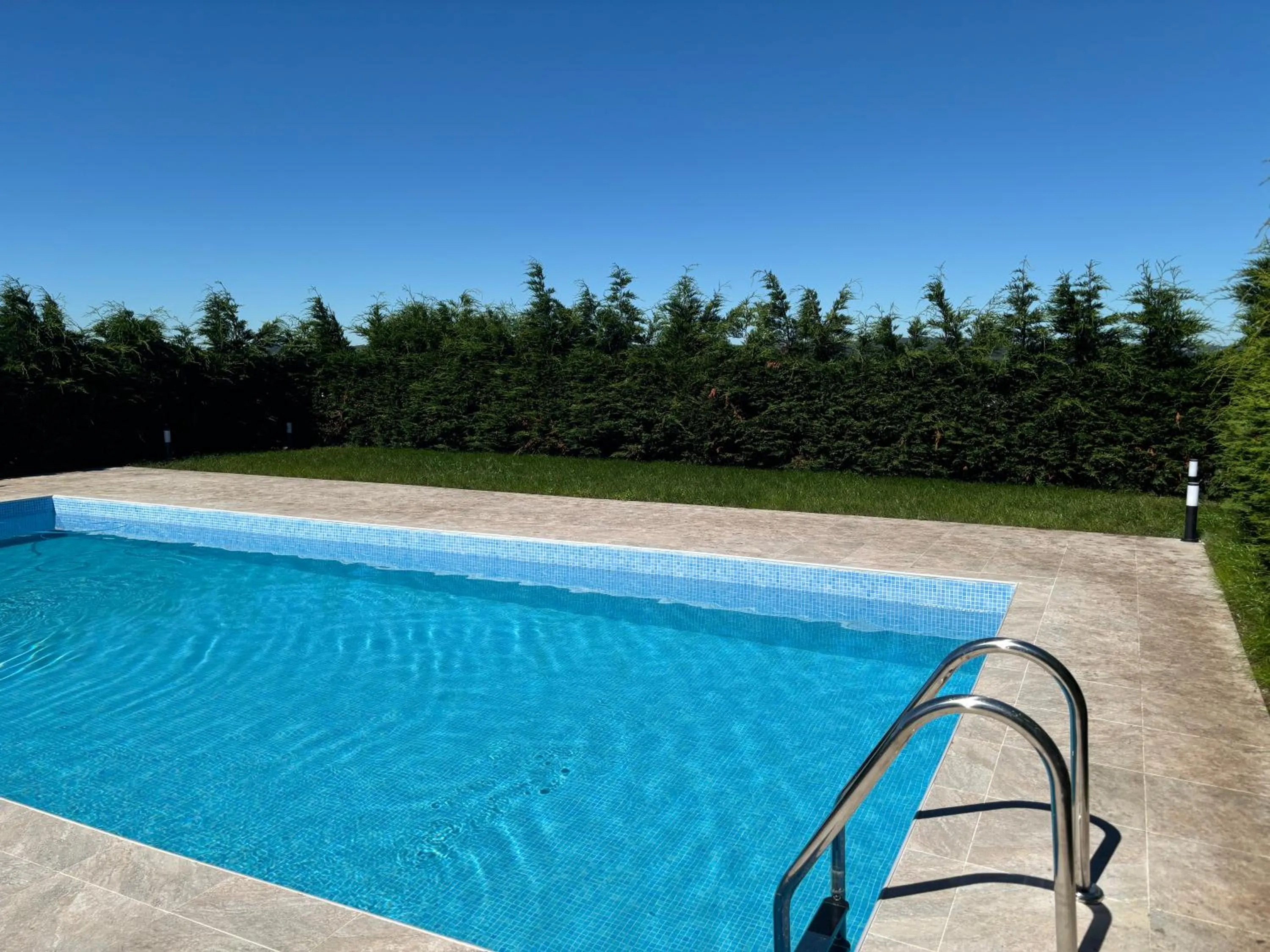 Swimming pool in Albergue Naturmaz