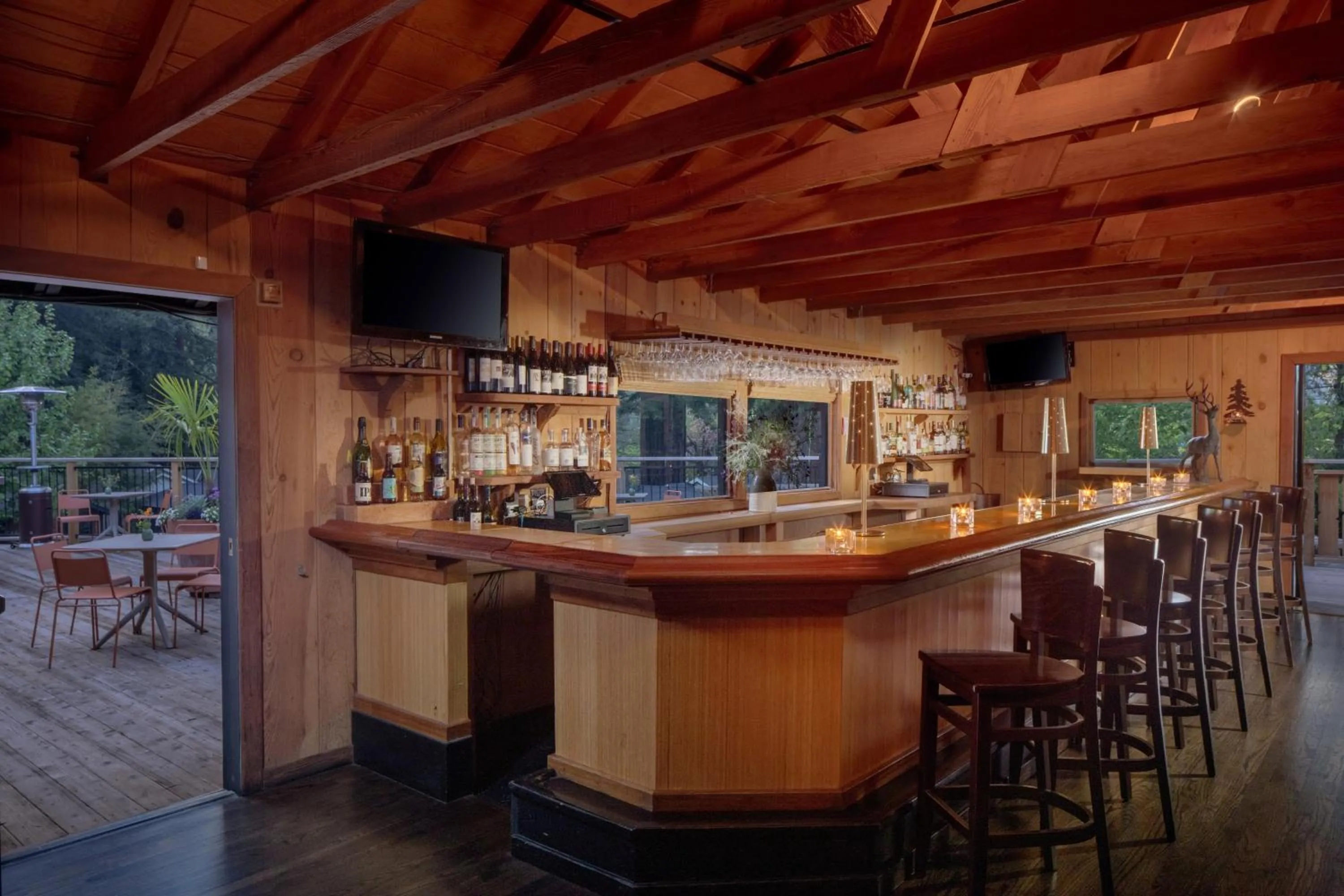 Lounge or bar in Dawn Ranch