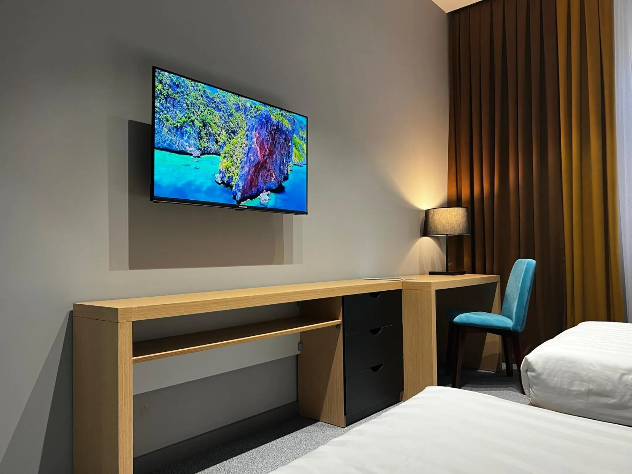 Bed in King Plaza Hotel