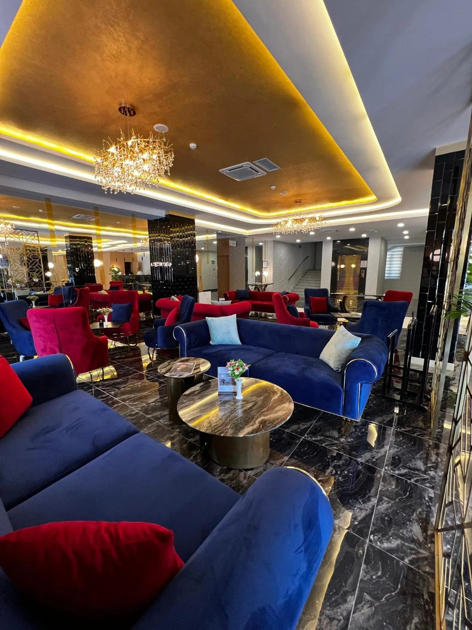 Lobby or reception in King Plaza Hotel