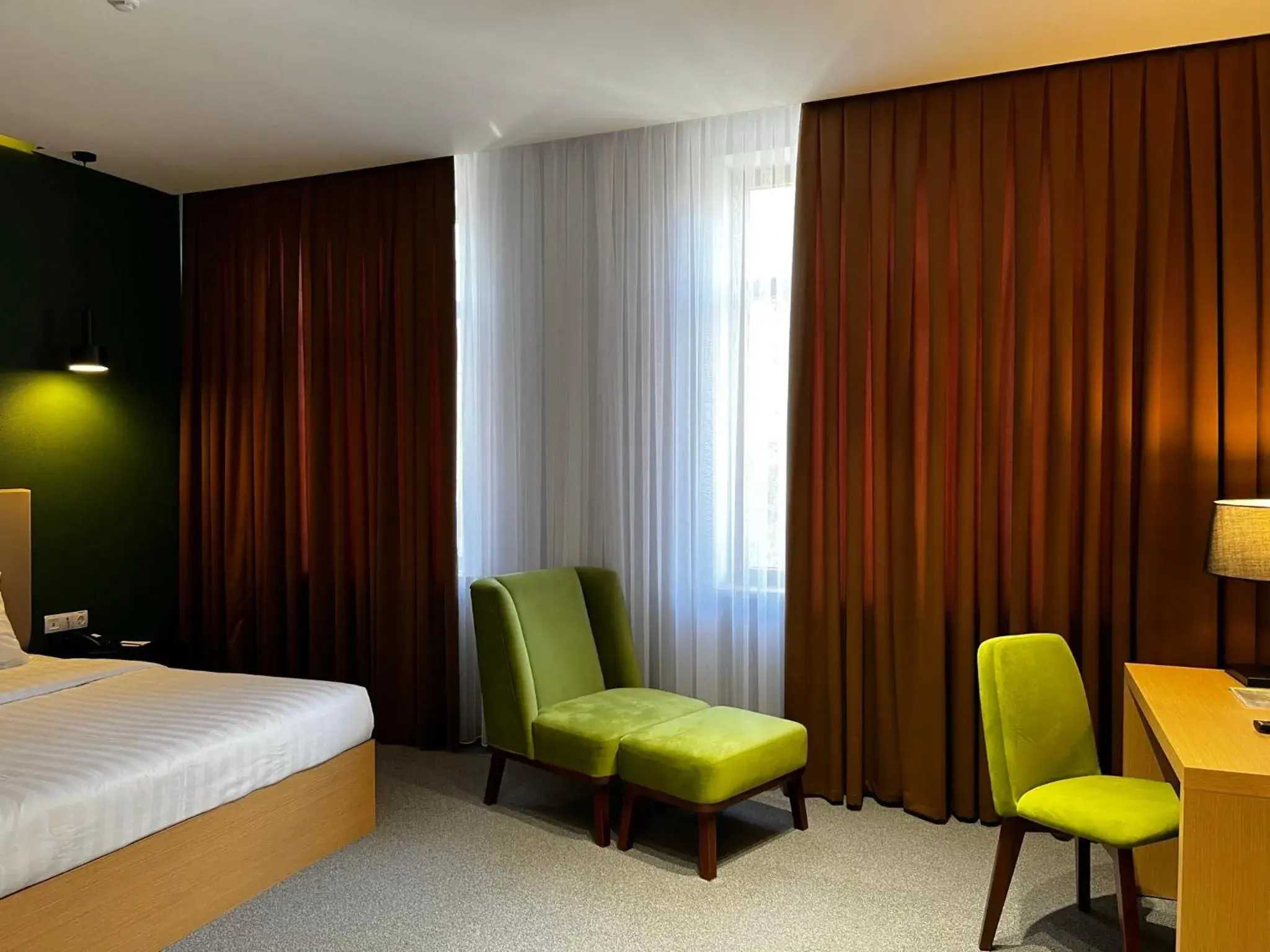 Bed in King Plaza Hotel Bed in King Plaza Hotel