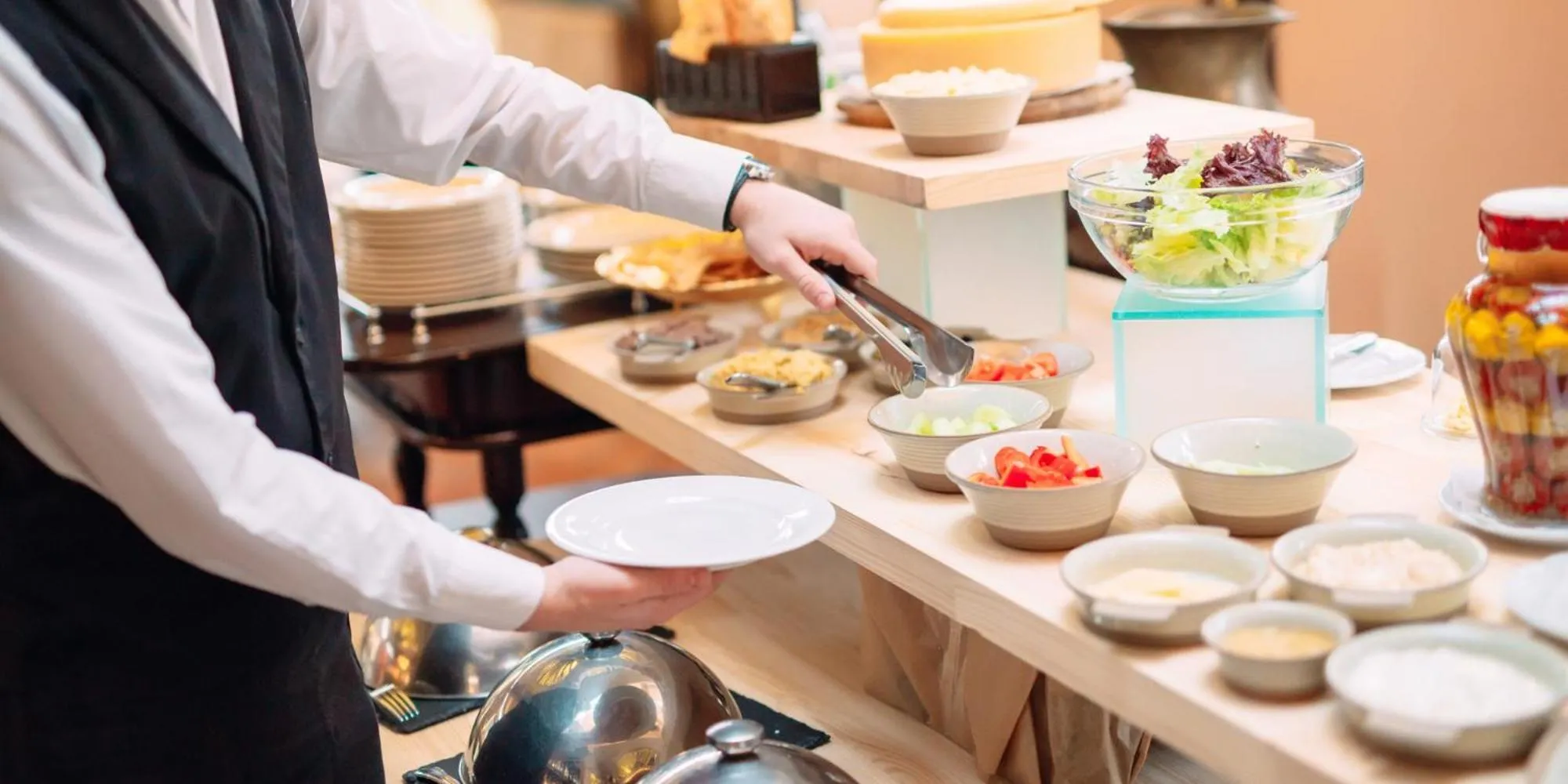 Food and drinks in King Plaza Hotel