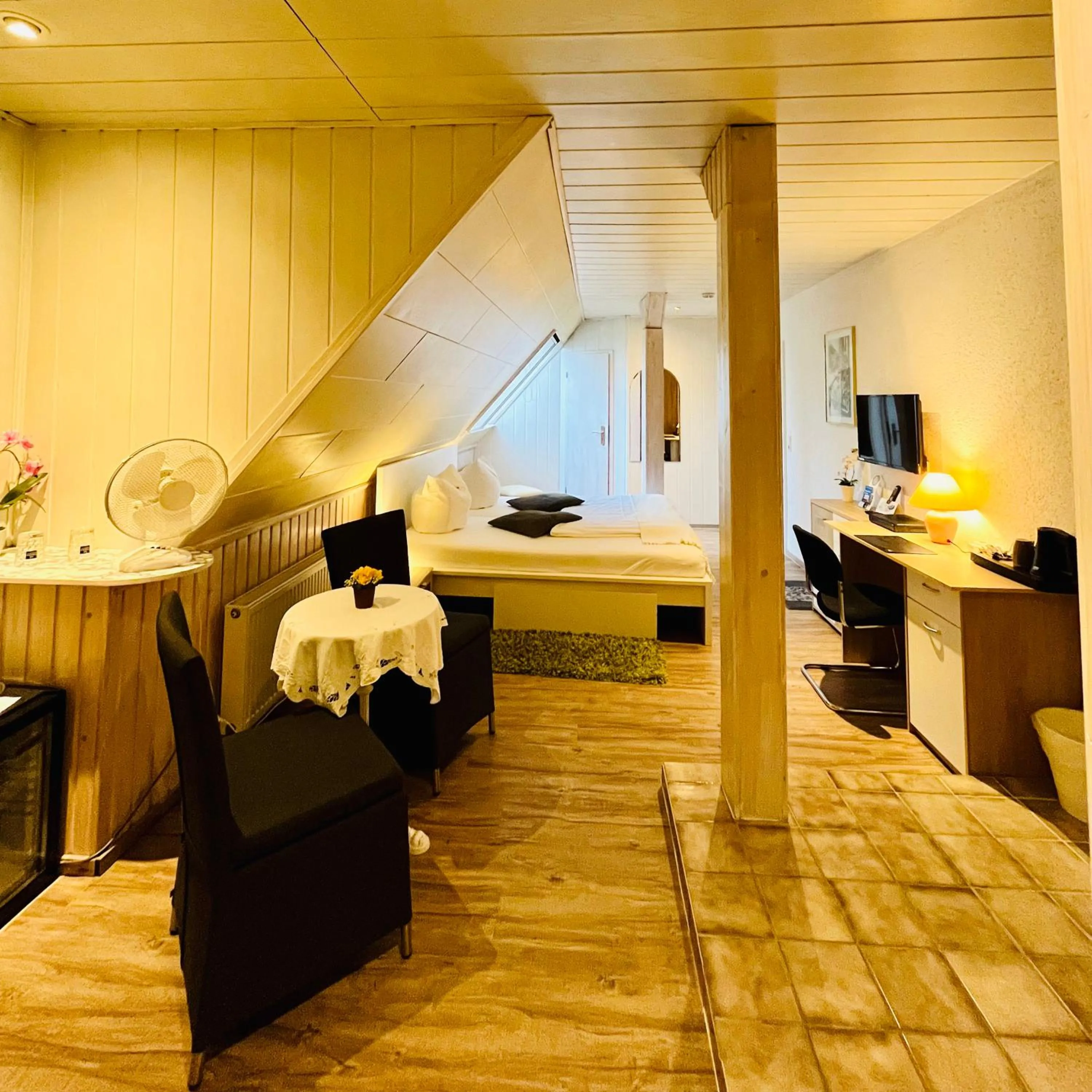 Photo of the whole room in Georgenberg