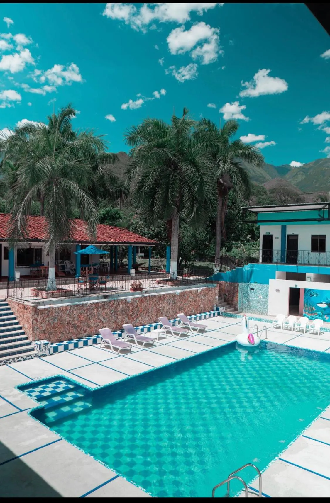 Swimming pool in Hotel Villa Alicia