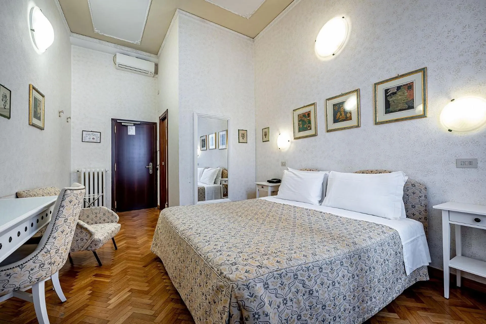 Bed in Hotel Alessandra