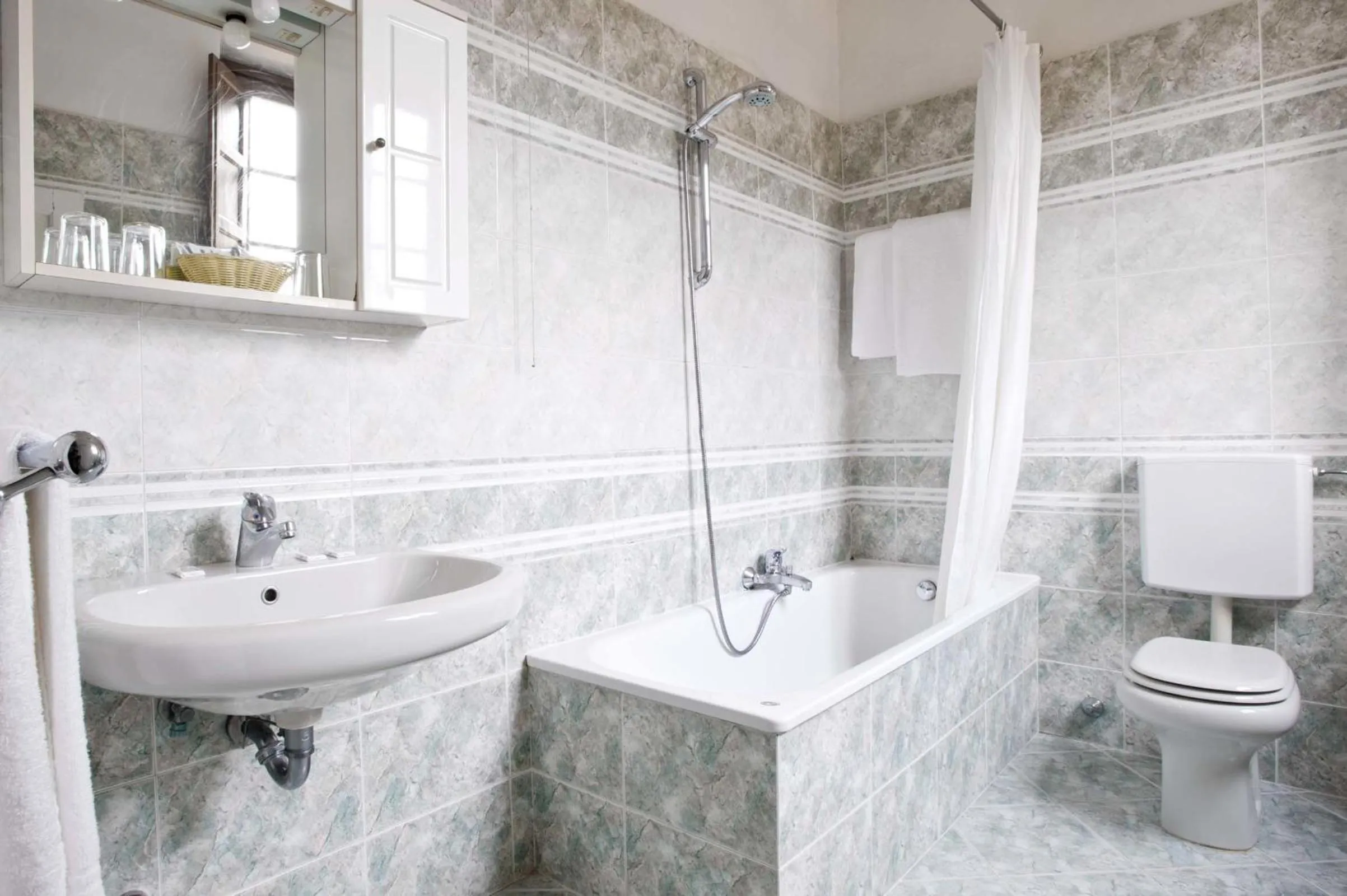 Shower in Hotel Alessandra