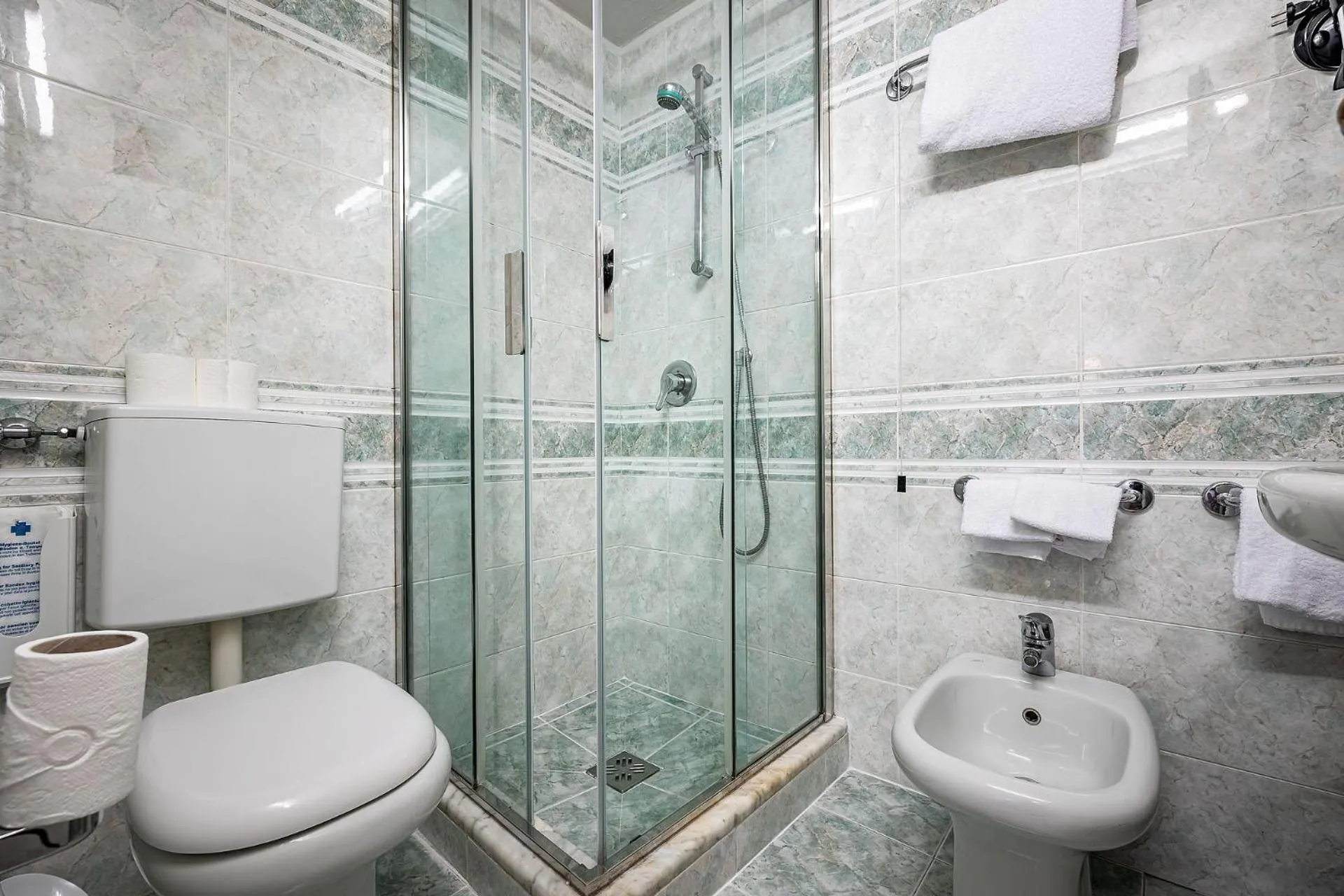 Shower in Hotel Alessandra