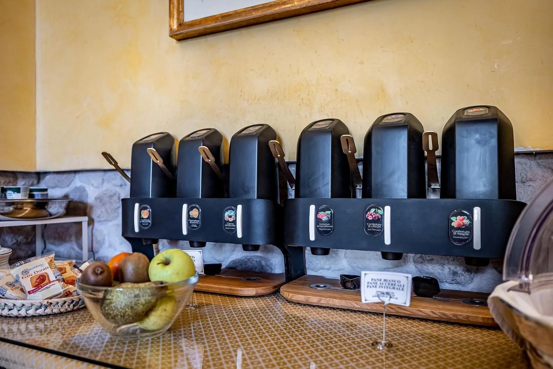 Restaurant/places to eat in Hotel Alessandra