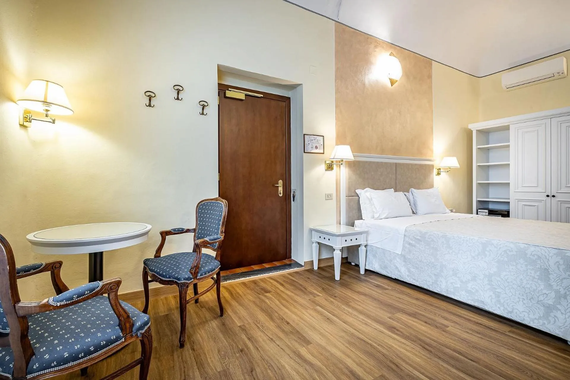 Photo of the whole room, Bed in Hotel Alessandra