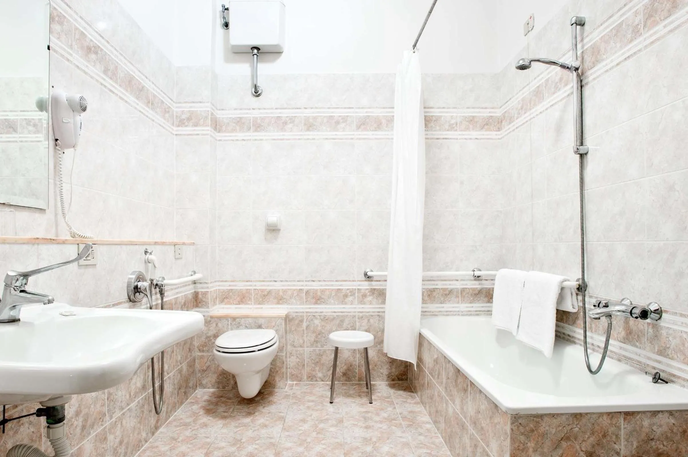 Shower in Hotel Alessandra