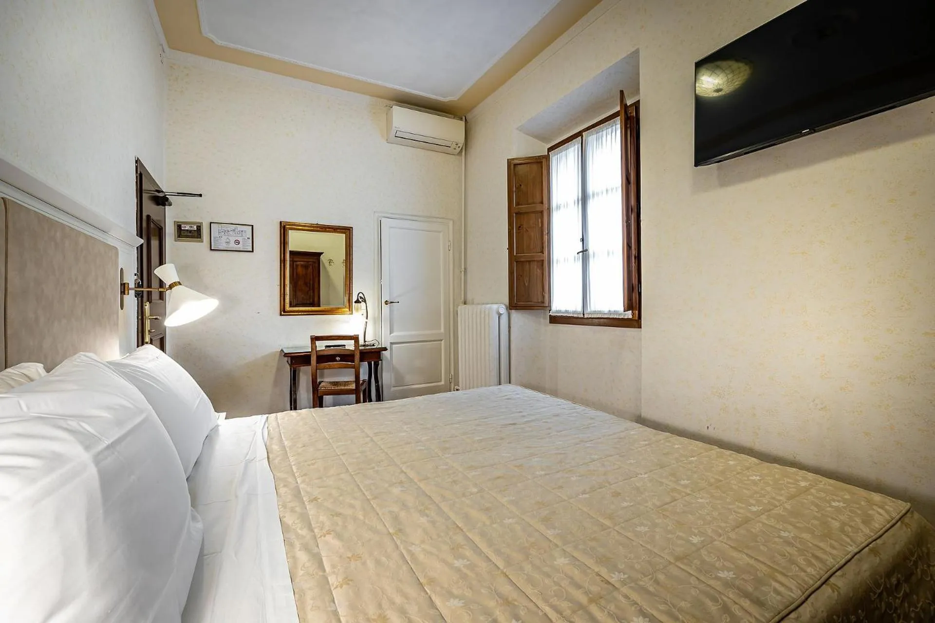 Bed in Hotel Alessandra