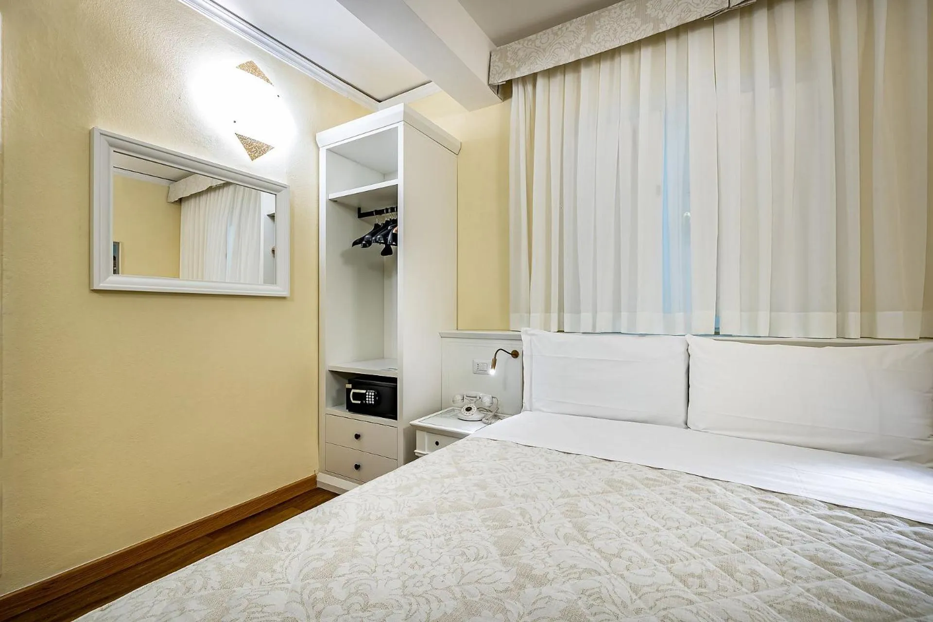 Bed in Hotel Alessandra