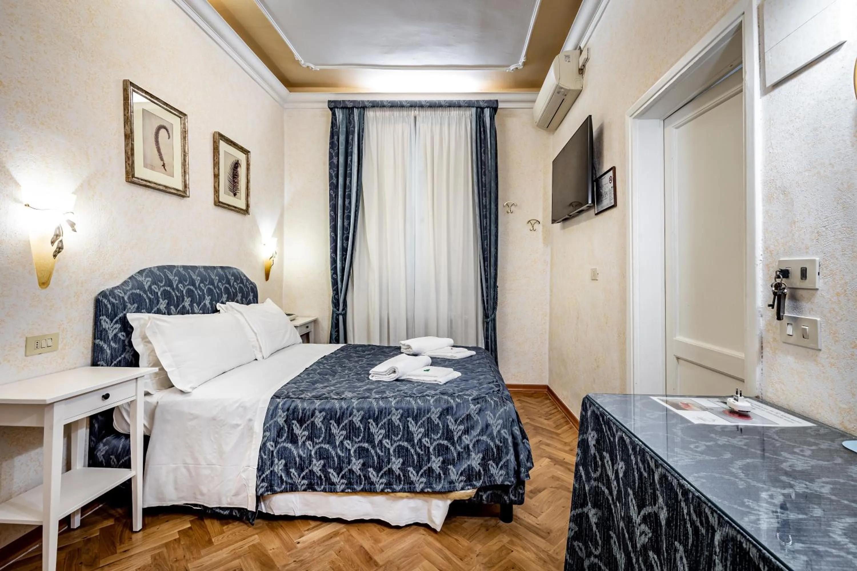 Photo of the whole room, Bed in Hotel Alessandra