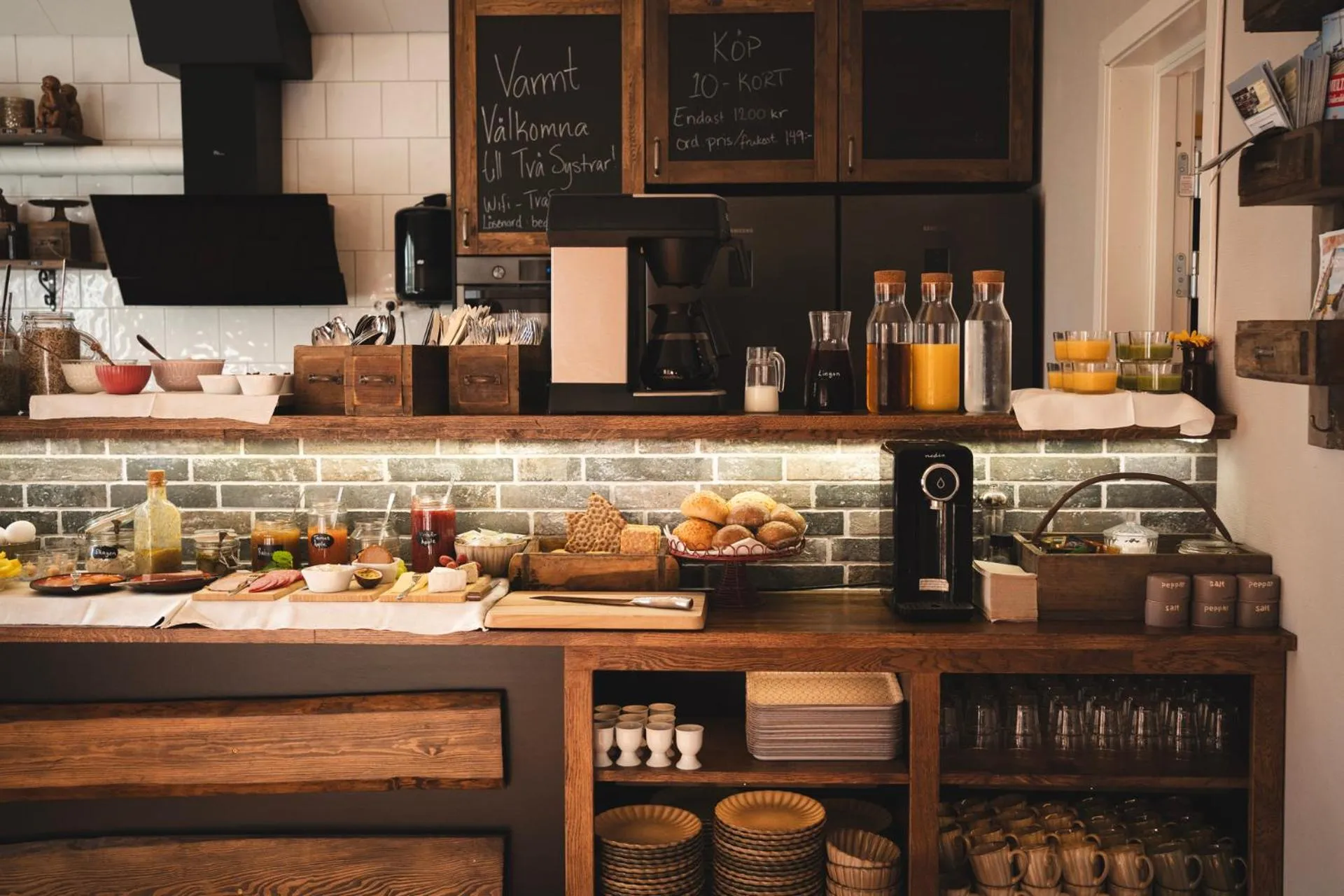 Buffet breakfast in Två Systrar B&B