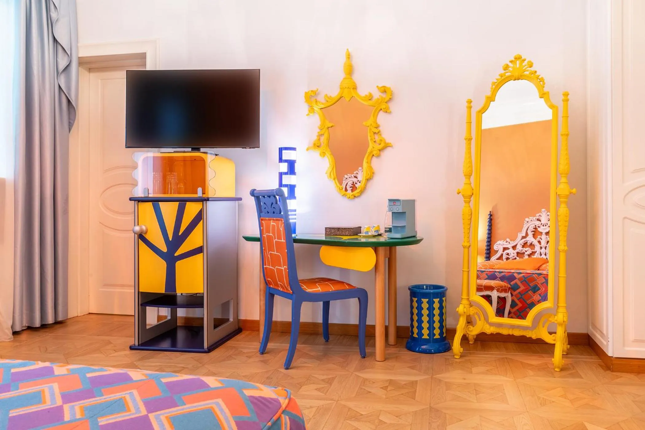 TV and multimedia, Bed in Byblos Art Hotel Villa Amistà