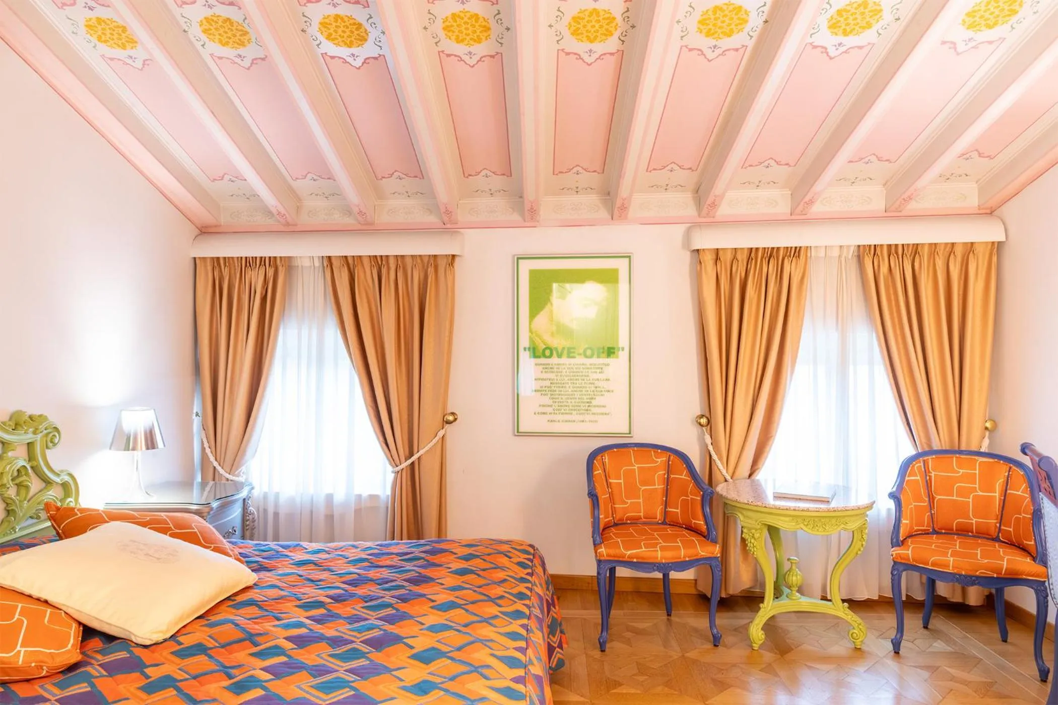 Bed in Byblos Art Hotel Villa Amistà