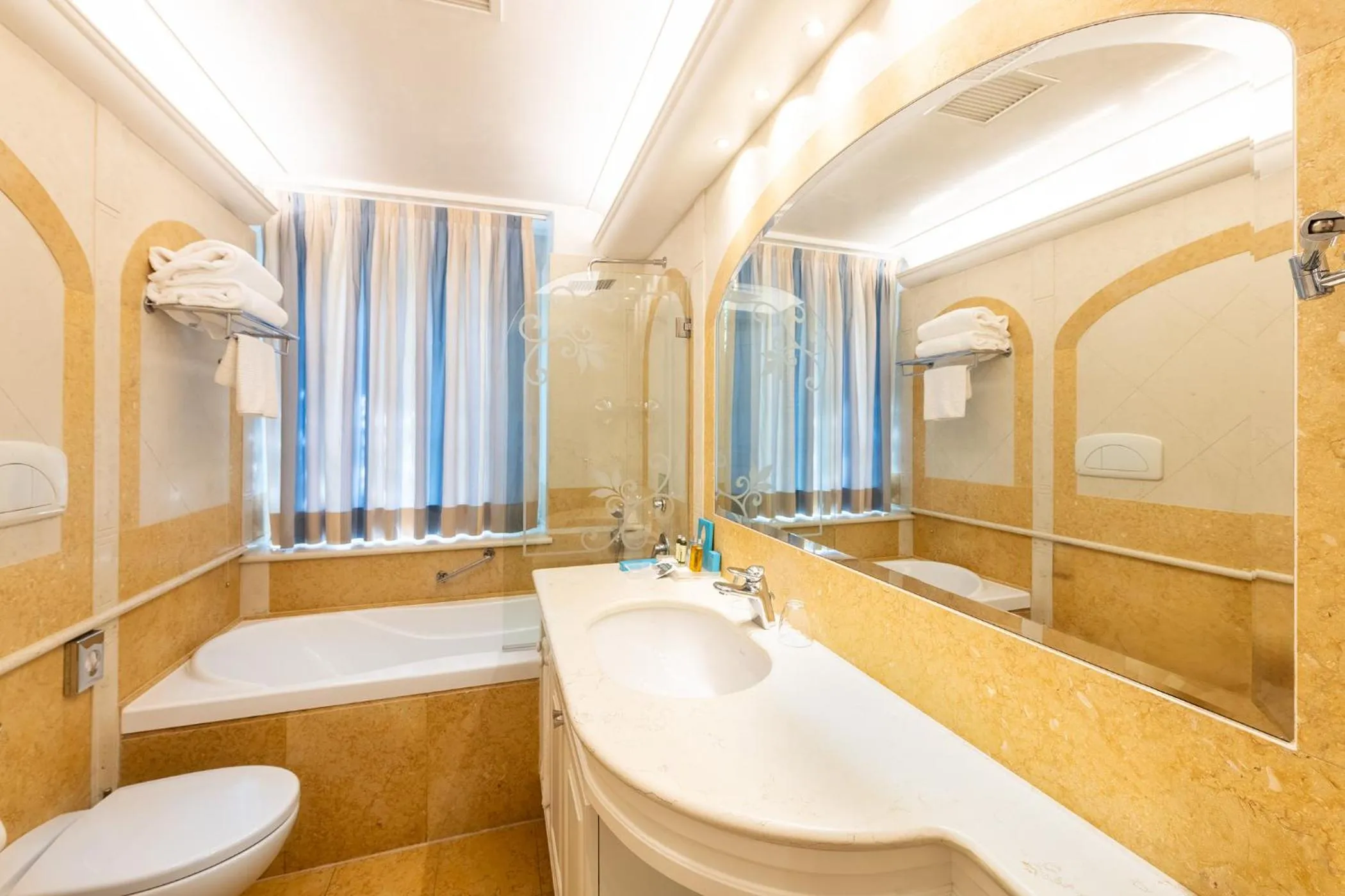 Bathroom in Byblos Art Hotel Villa Amistà