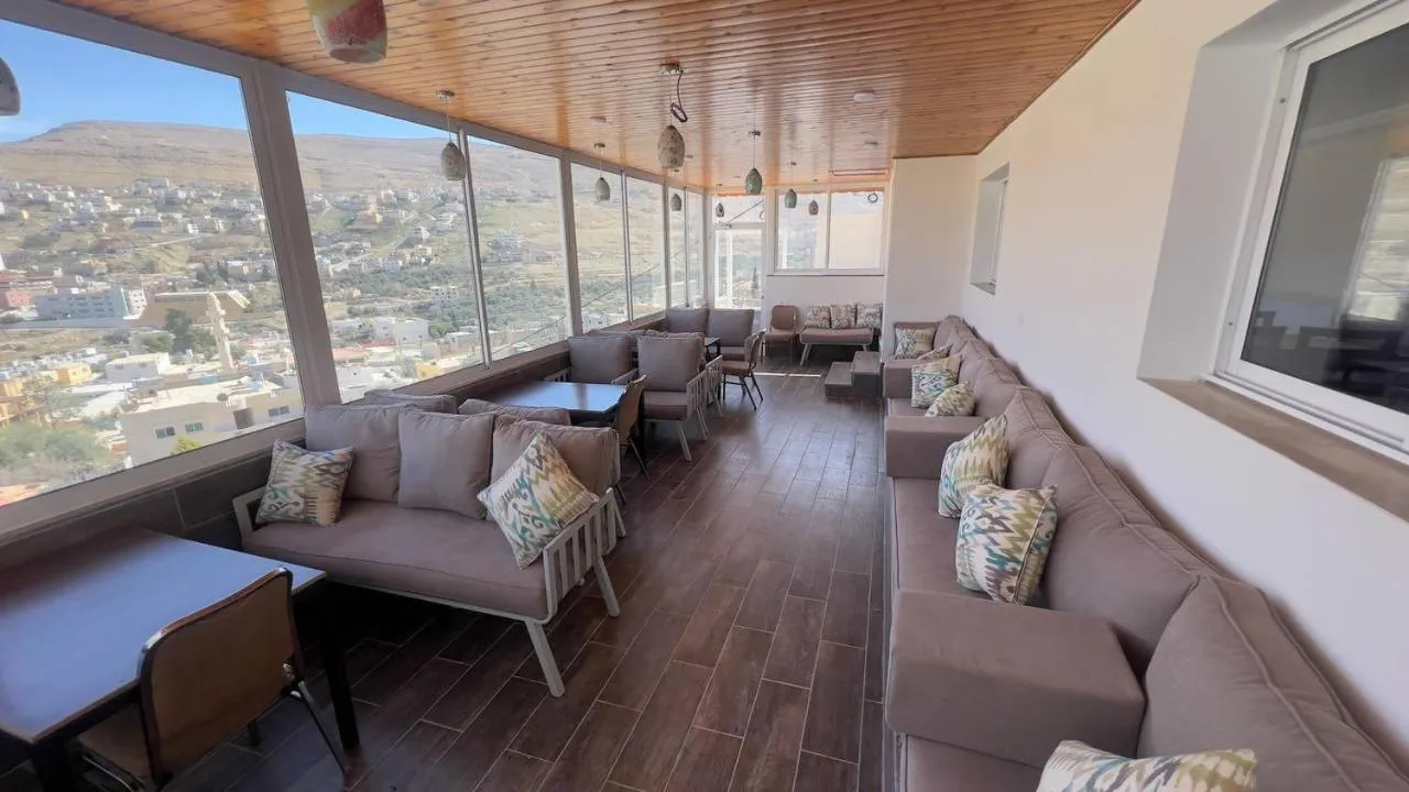 Restaurant/places to eat in Beit Alshabaan Inn