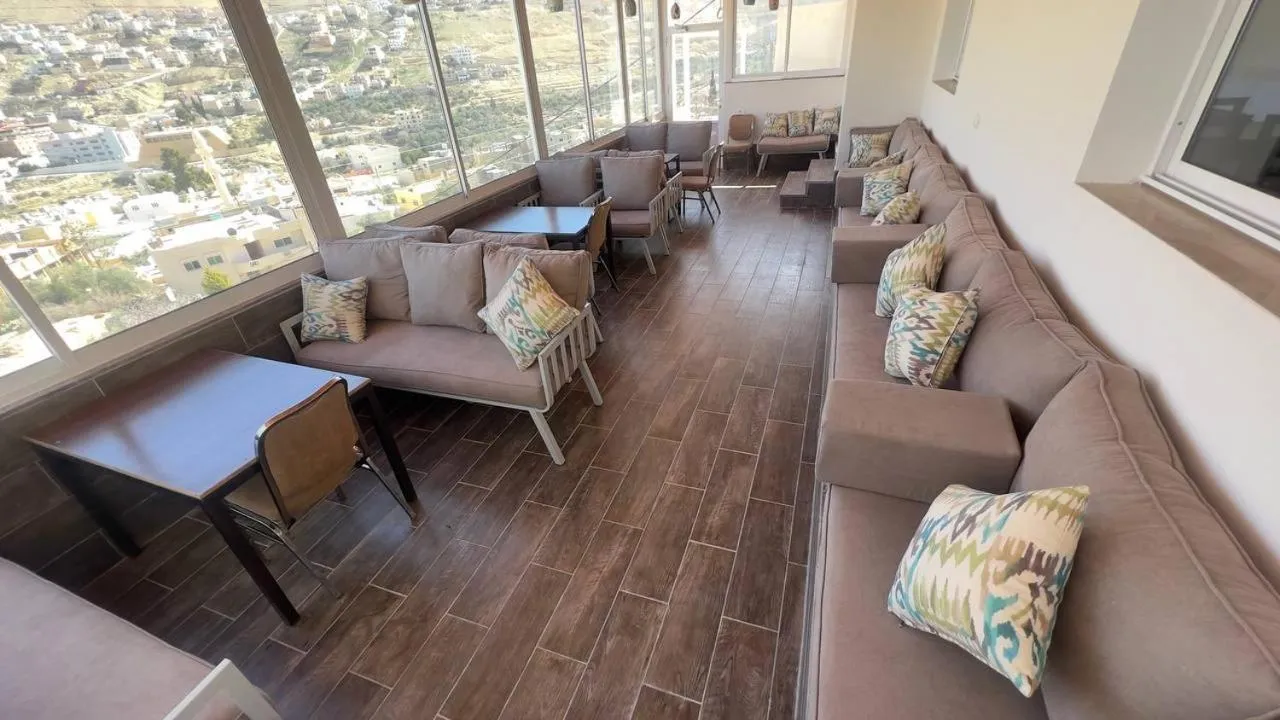 Restaurant/places to eat in Beit Alshabaan Inn