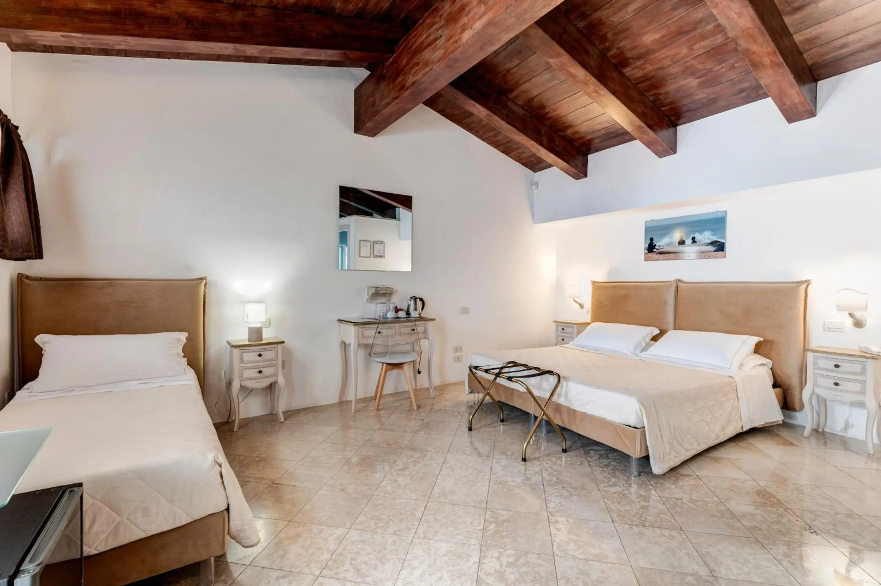 Classic Triple Room in Hotel La Terra Classic Triple Room in Hotel La Terra