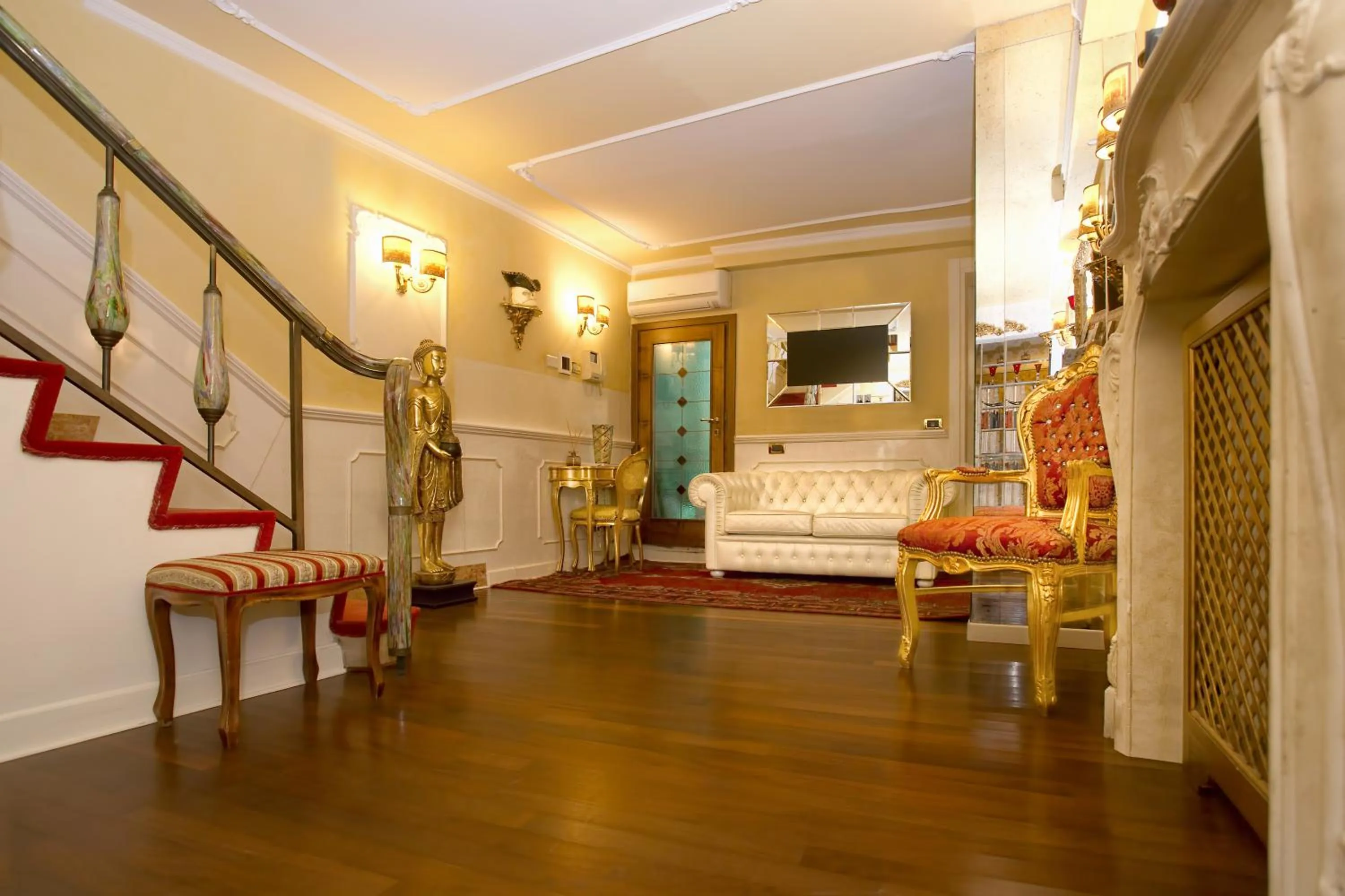 Decorative detail, Bed in Hotel Noemi