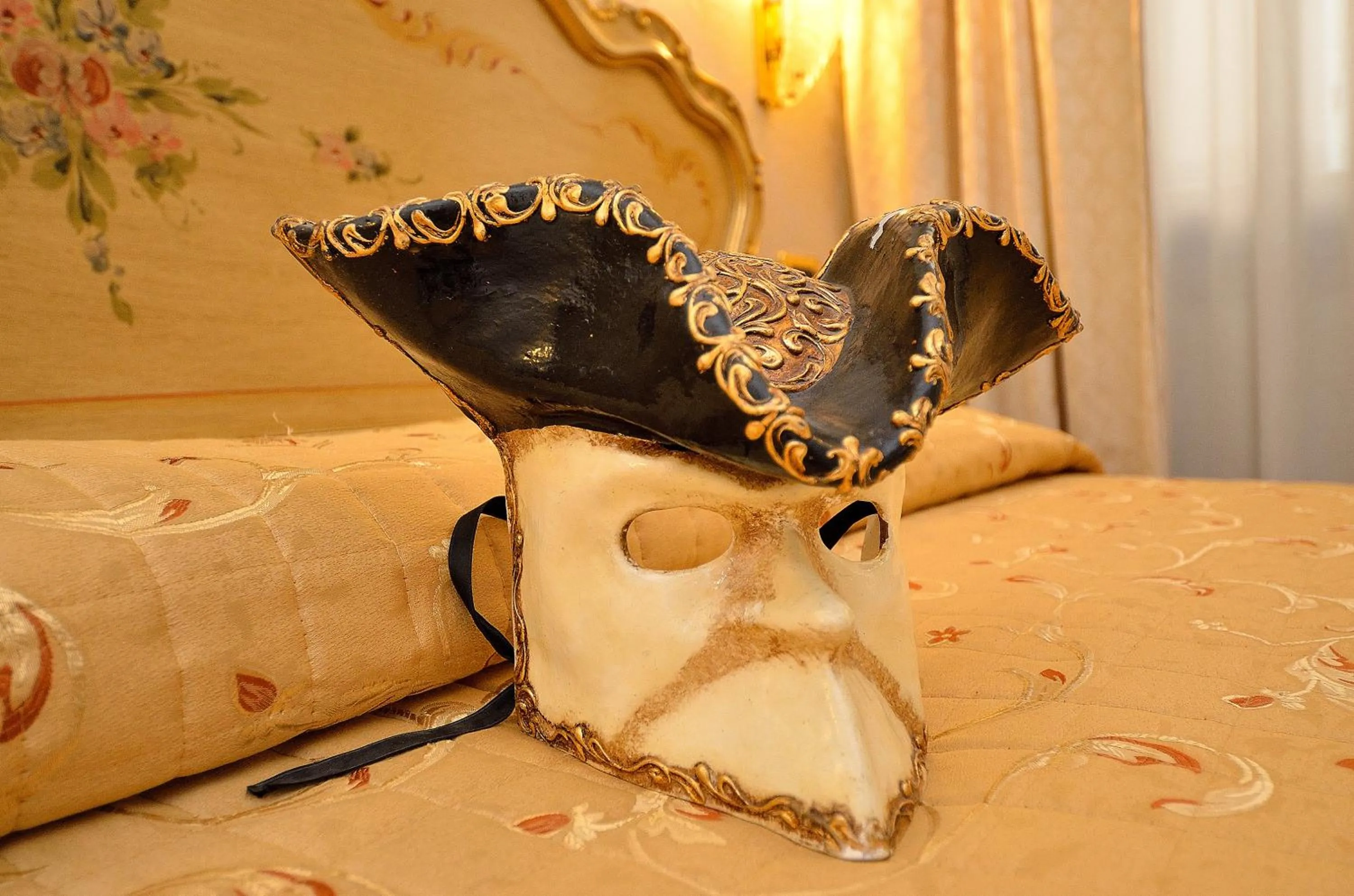 Decorative detail, Bed in Hotel Noemi