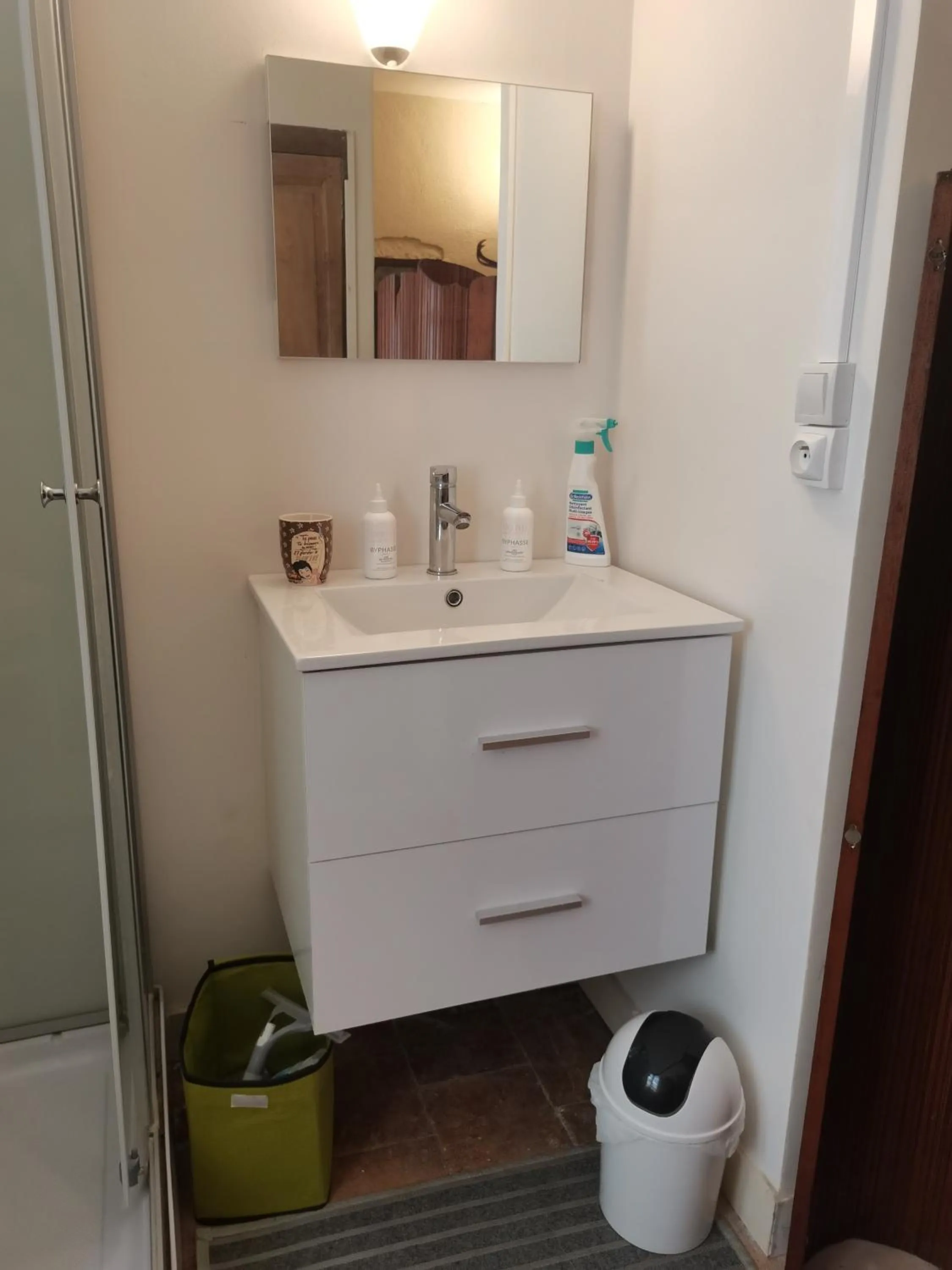 Bathroom in La Chambre de la Mine