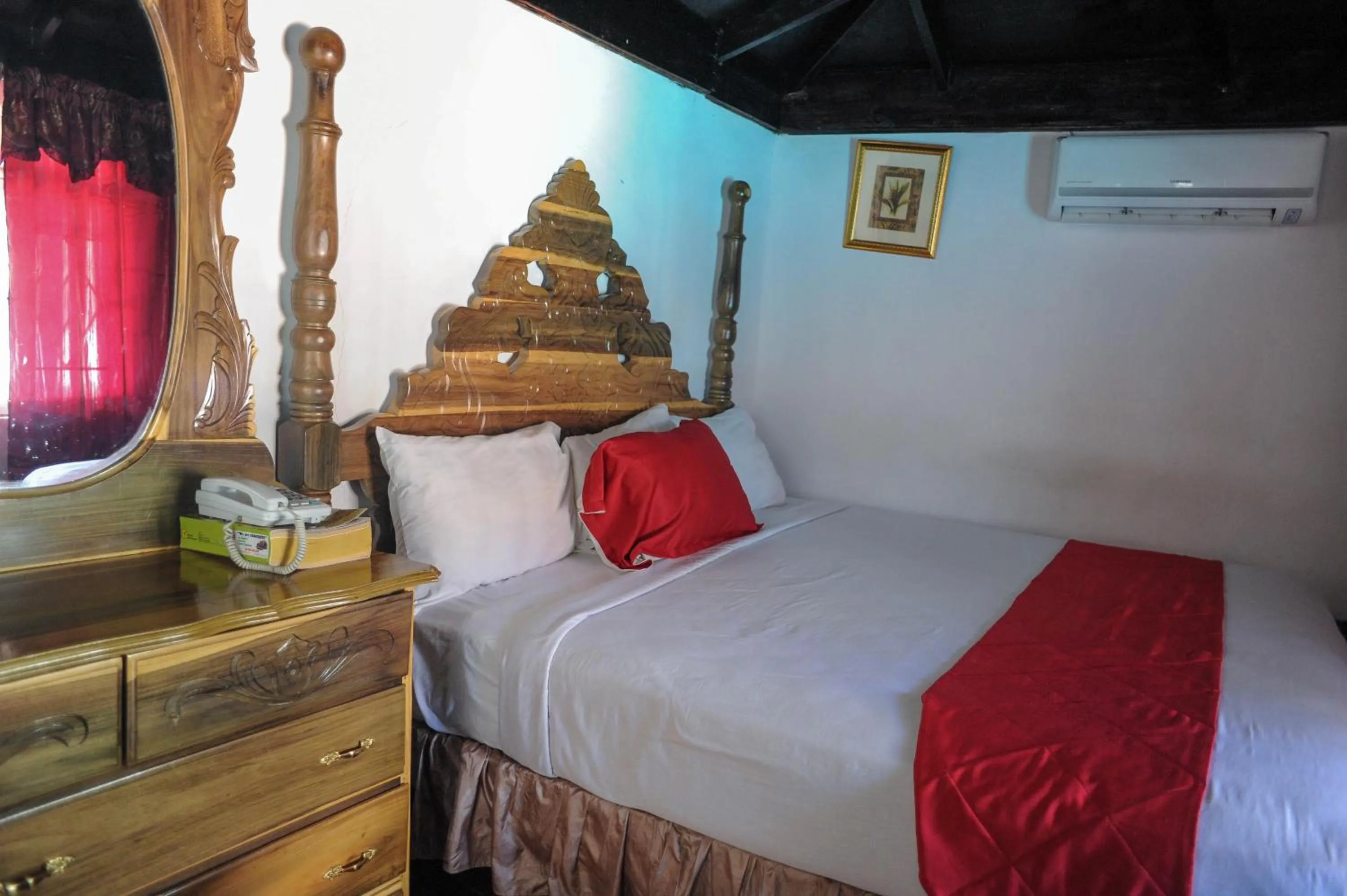 Bed in Glorianna Hotel