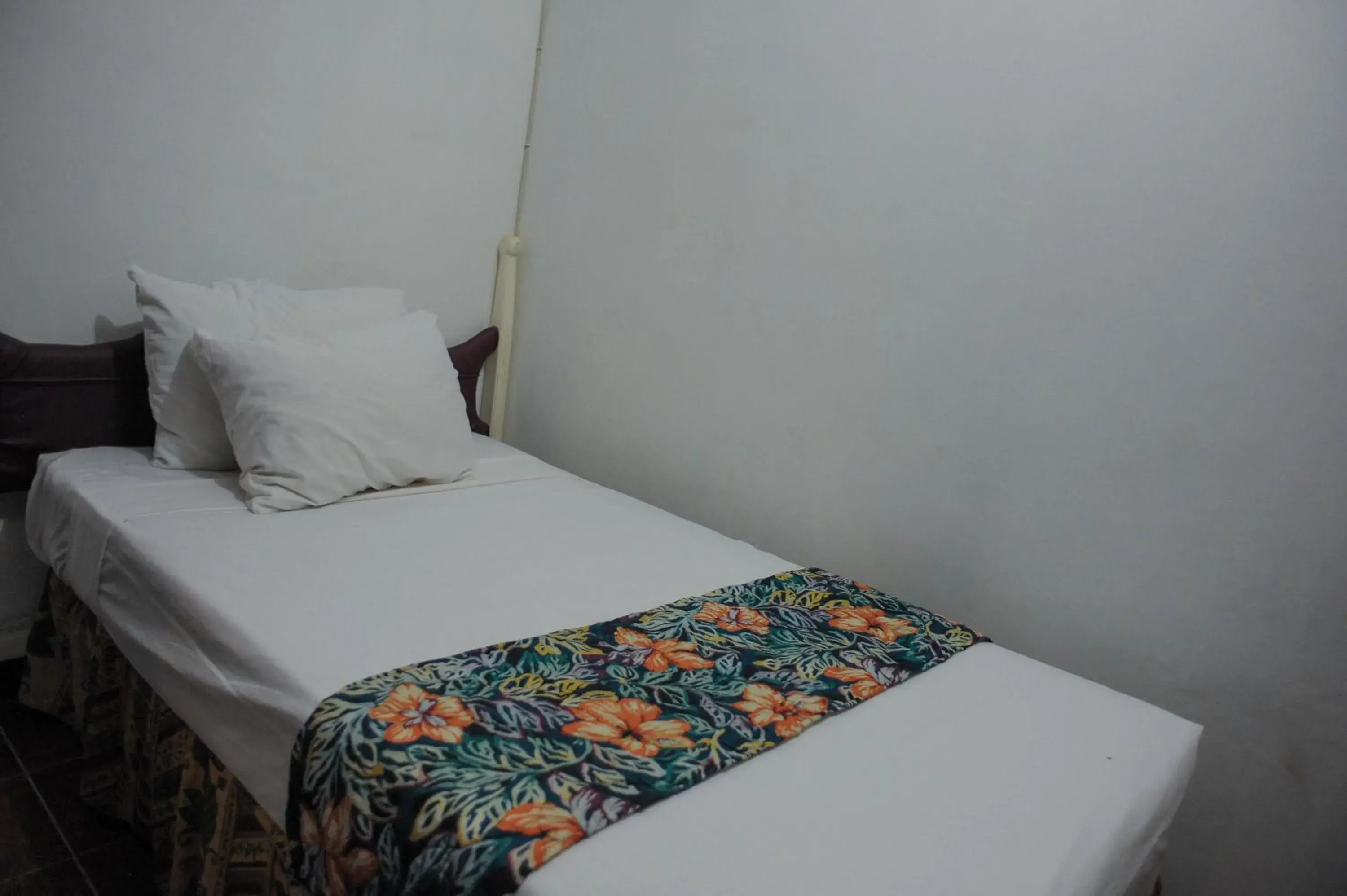 Bedroom, Bed in Glorianna Hotel Bedroom, Bed in Glorianna Hotel