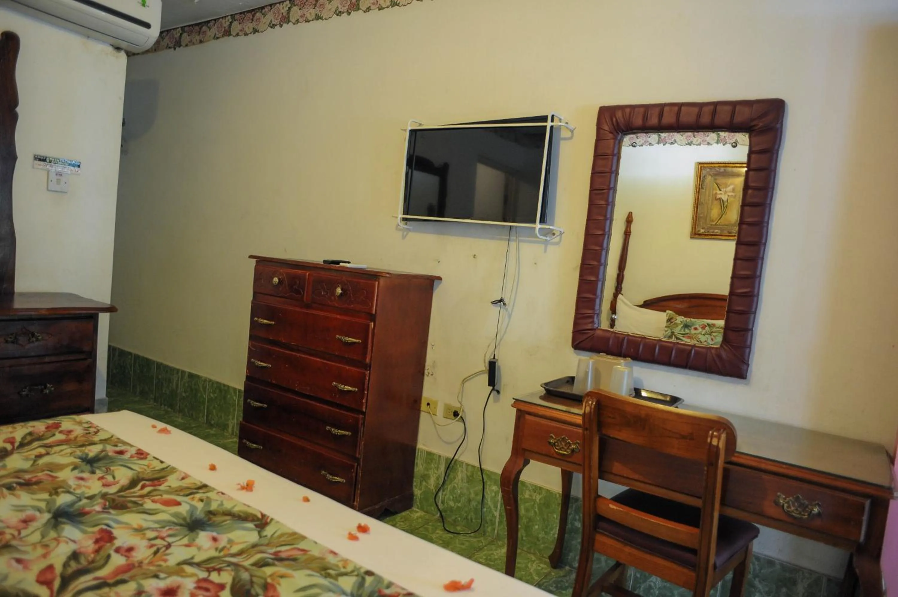 Bed in Glorianna Hotel