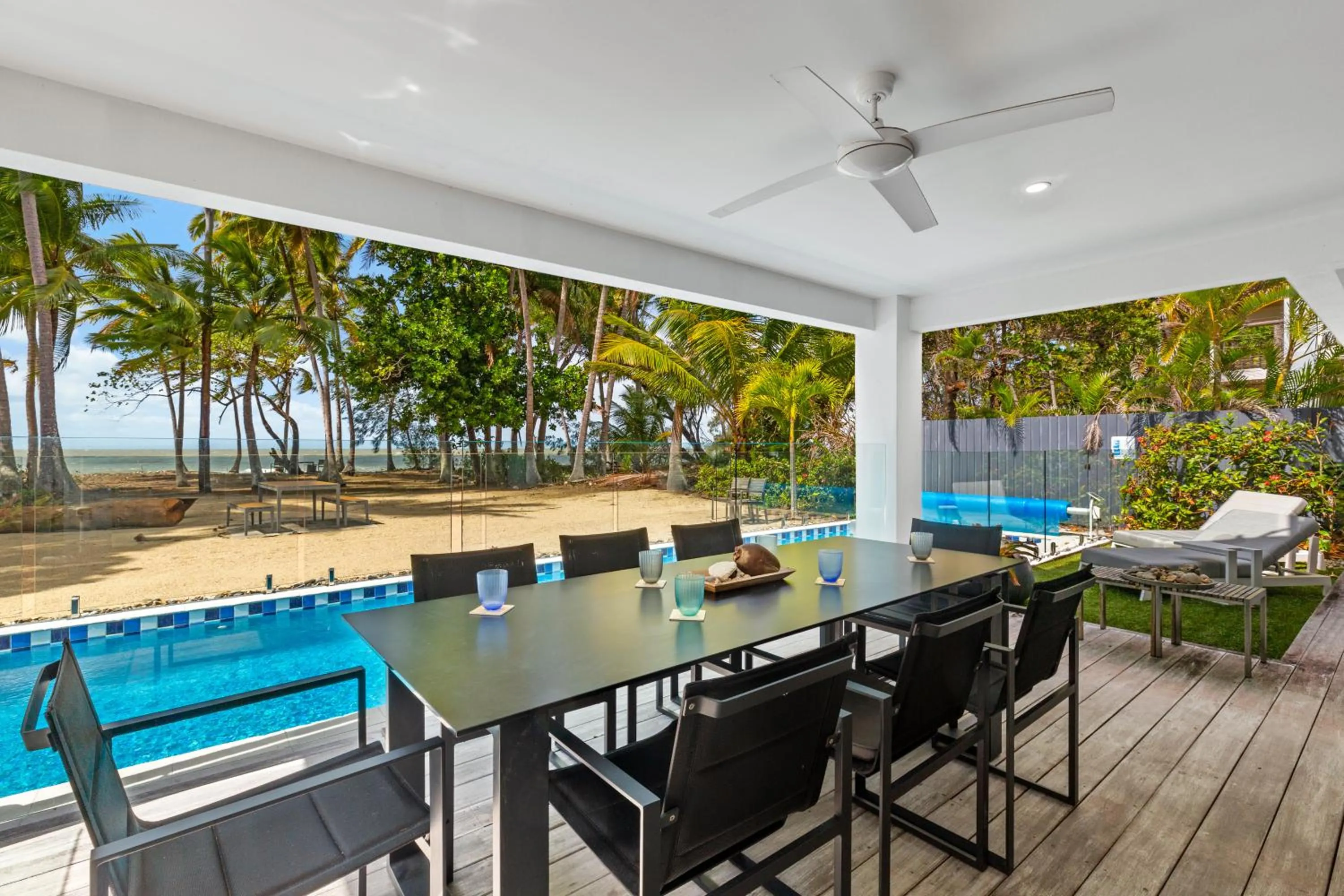 Balcony/Terrace in Tenterfield Beachfront Luxury 4 Bedroom Holiday Home