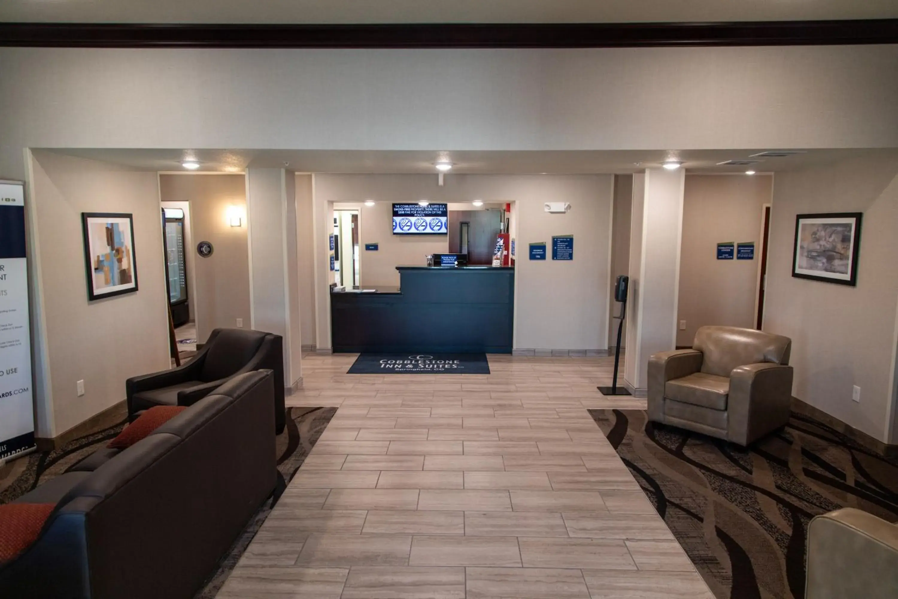 Lobby or reception in Cobblestone Inn & Suites -Springfield Lobby or reception in Cobblestone Inn & Suites -Springfield