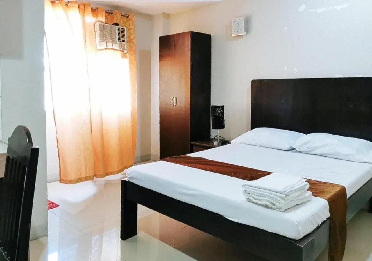 Double Room in RedDoorz Segra Square Pension House Double Room in RedDoorz Segra Square Pension House