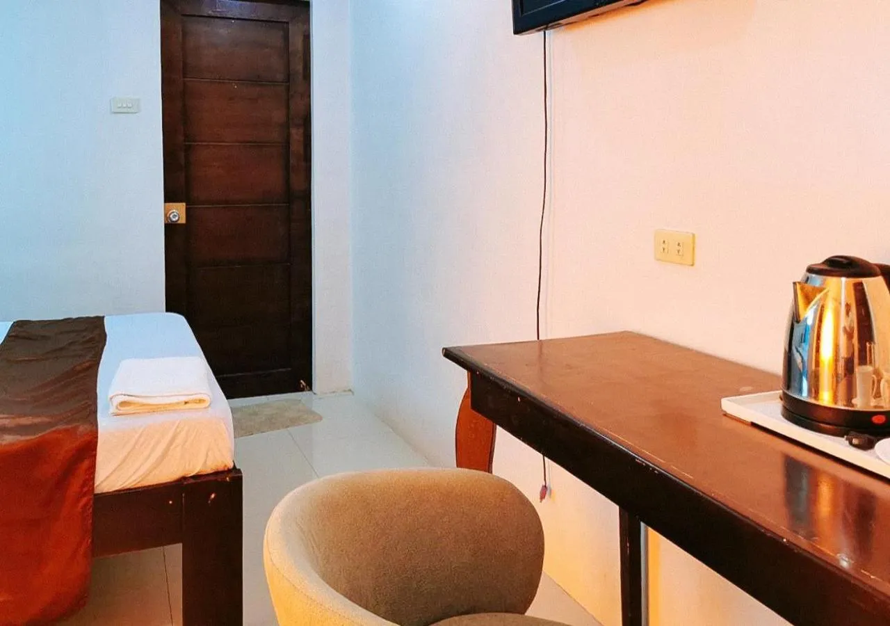 Bedroom in RedDoorz Segra Square Pension House