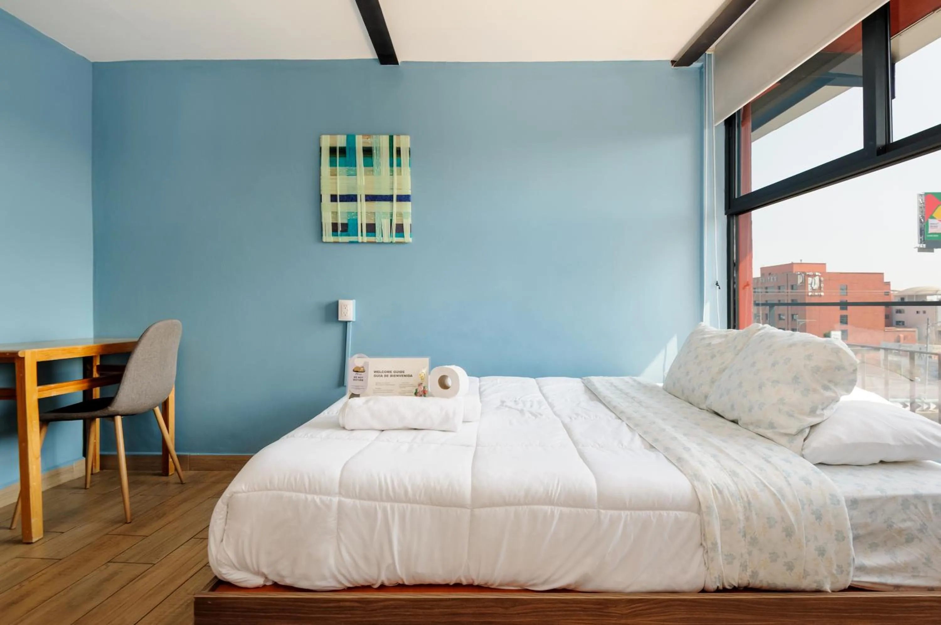 Bedroom, Bed in Colmena Hotel CDMX Suites Roma