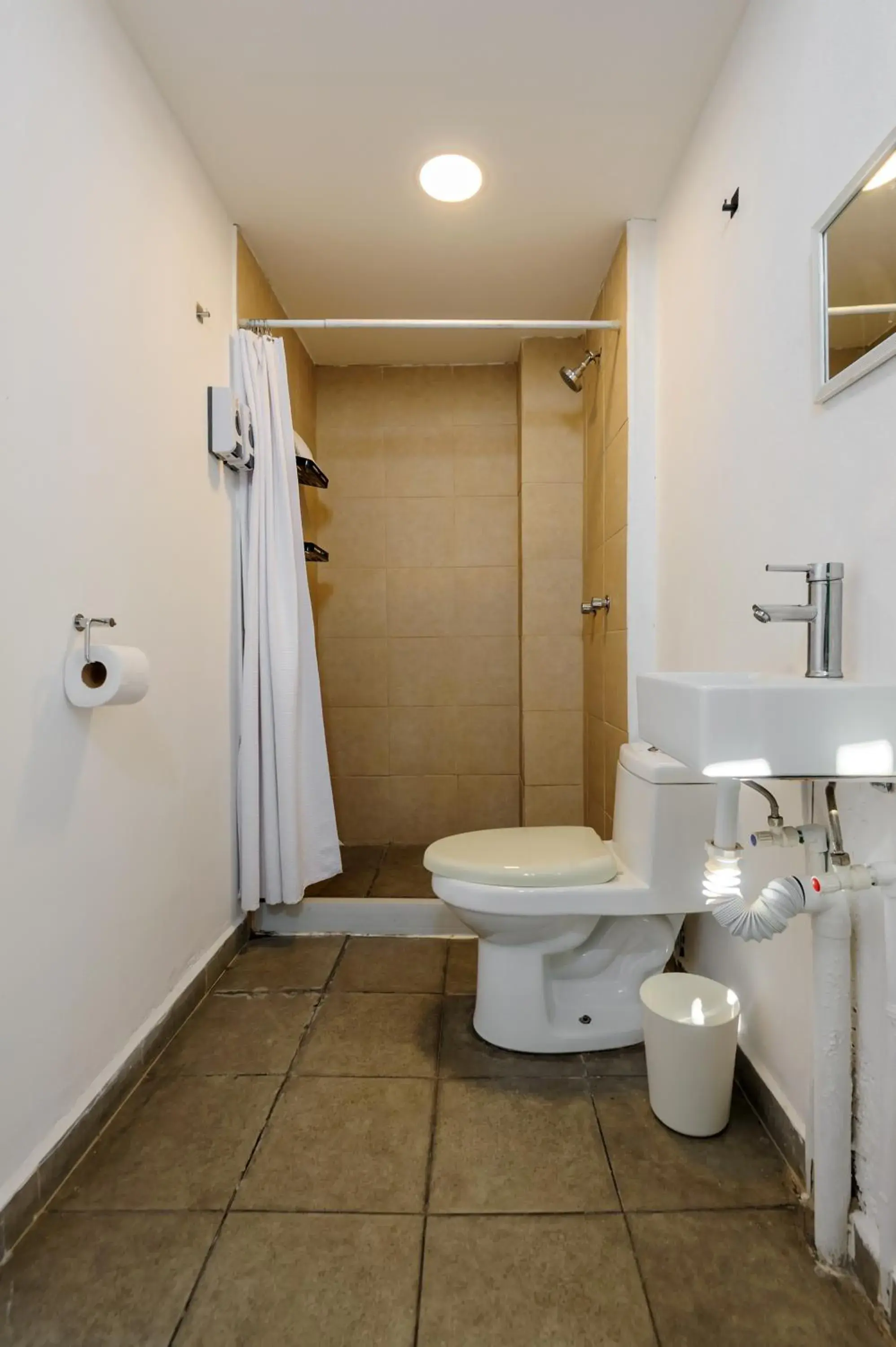 Bathroom in Colmena Hotel CDMX Suites Roma Bathroom in Colmena Hotel CDMX Suites Roma