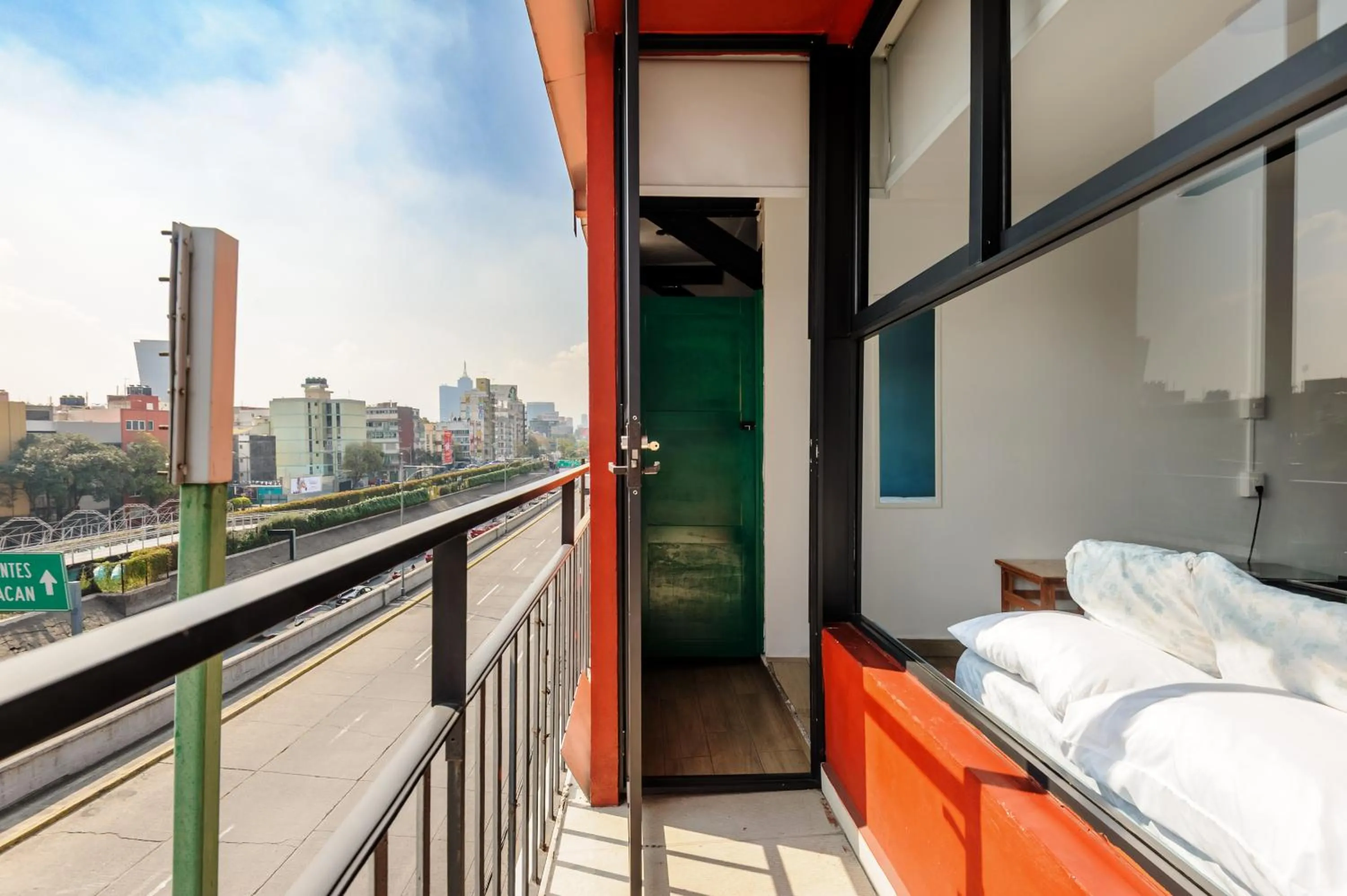 Balcony/Terrace, Bed in Colmena Hotel CDMX Suites Roma