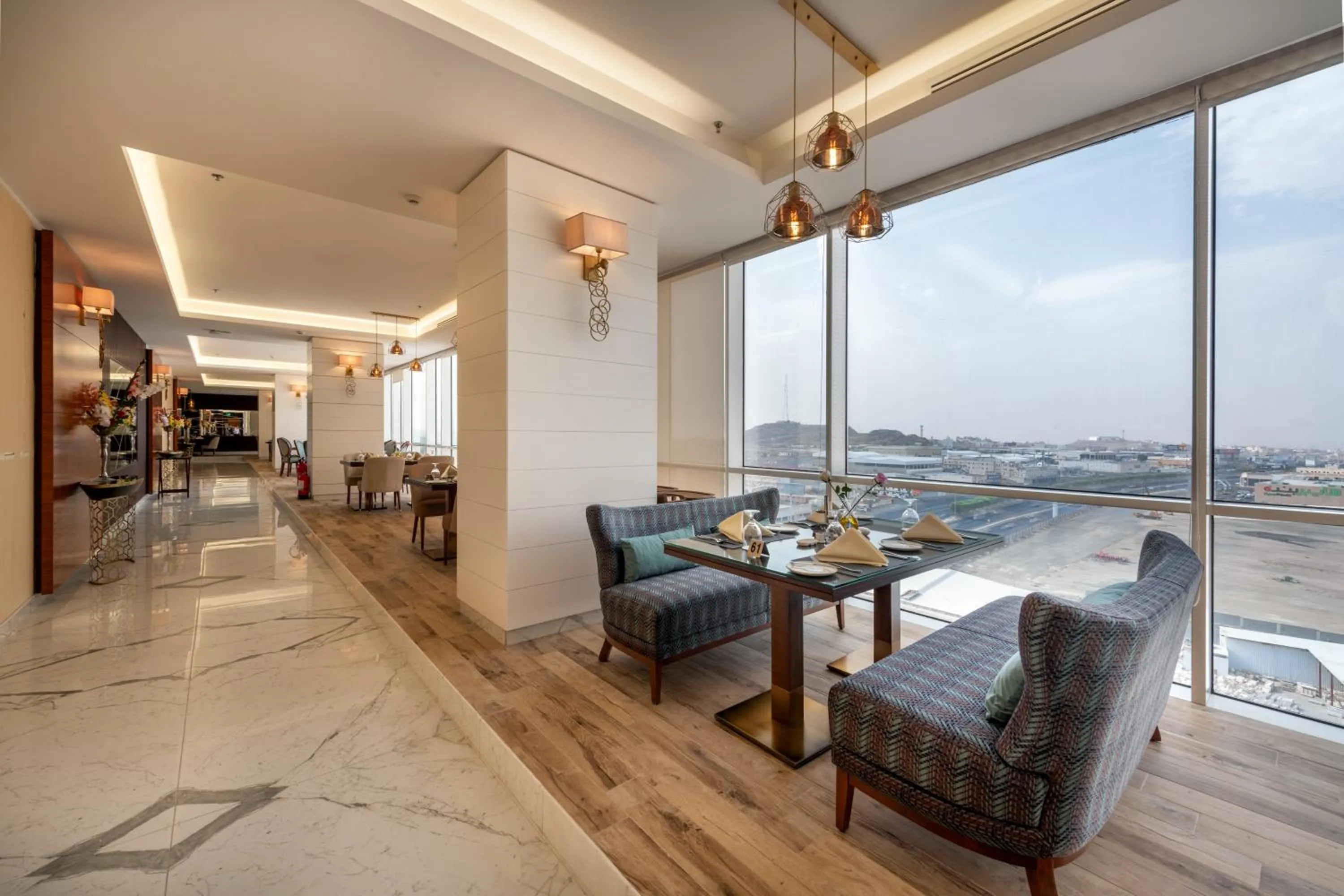 Restaurant/places to eat in Nivel Hotel Abha