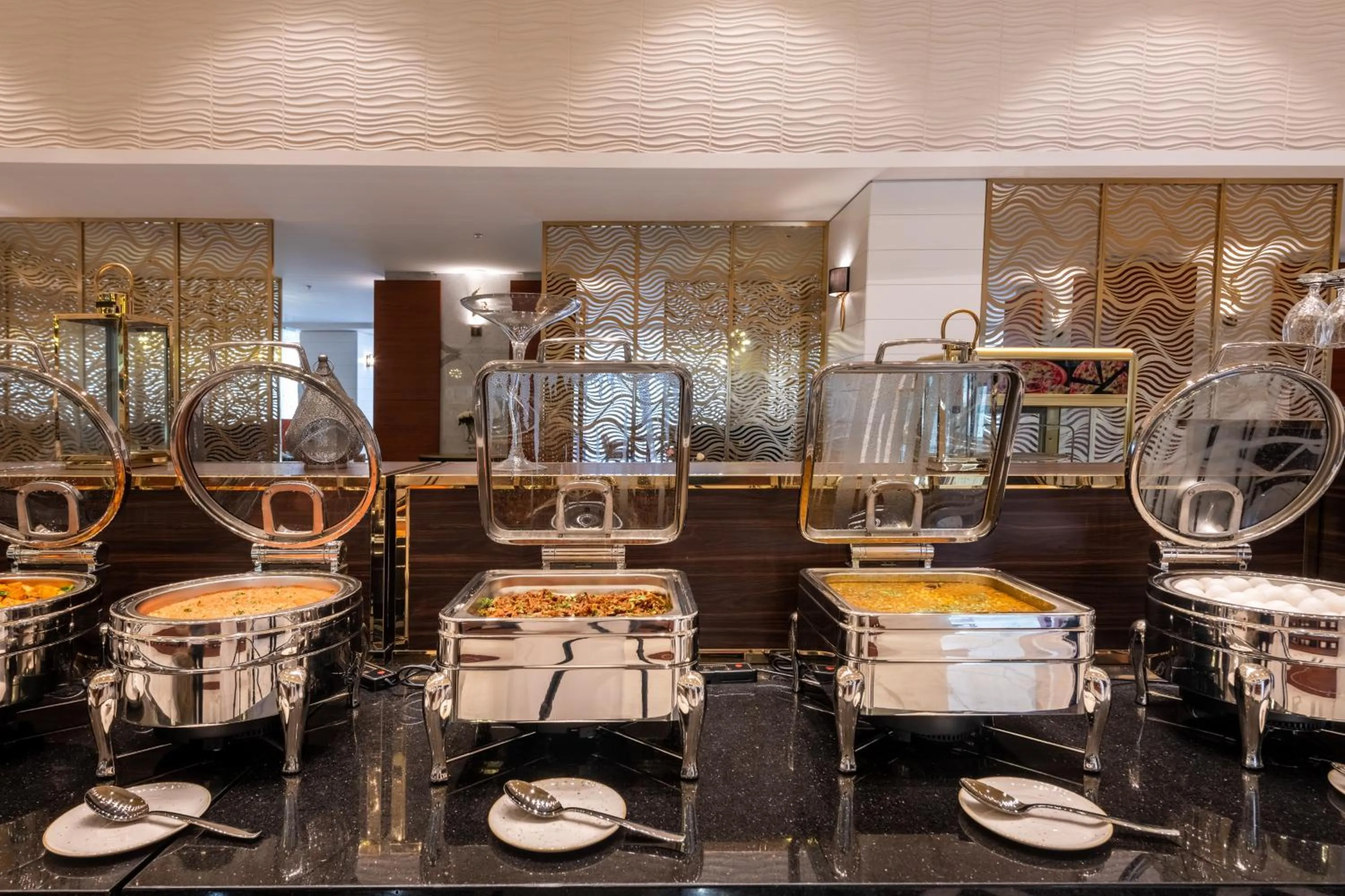 Restaurant/places to eat in Nivel Hotel Abha