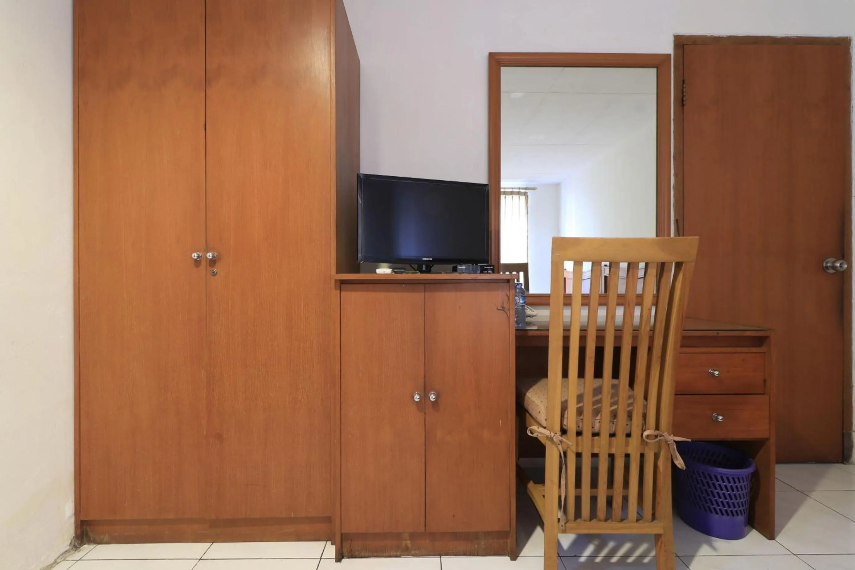 TV and multimedia in Mroom Prapancha