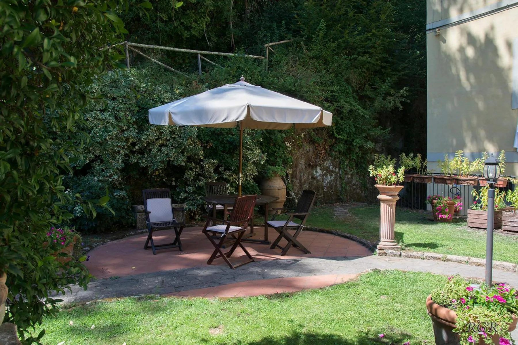 Garden in Hotel Relais Valle Orientina