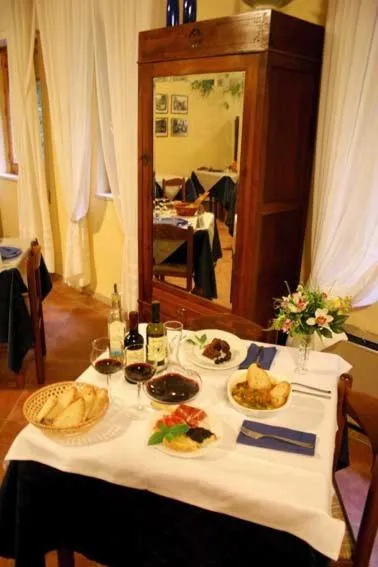 Restaurant/places to eat in Hotel Relais Valle Orientina