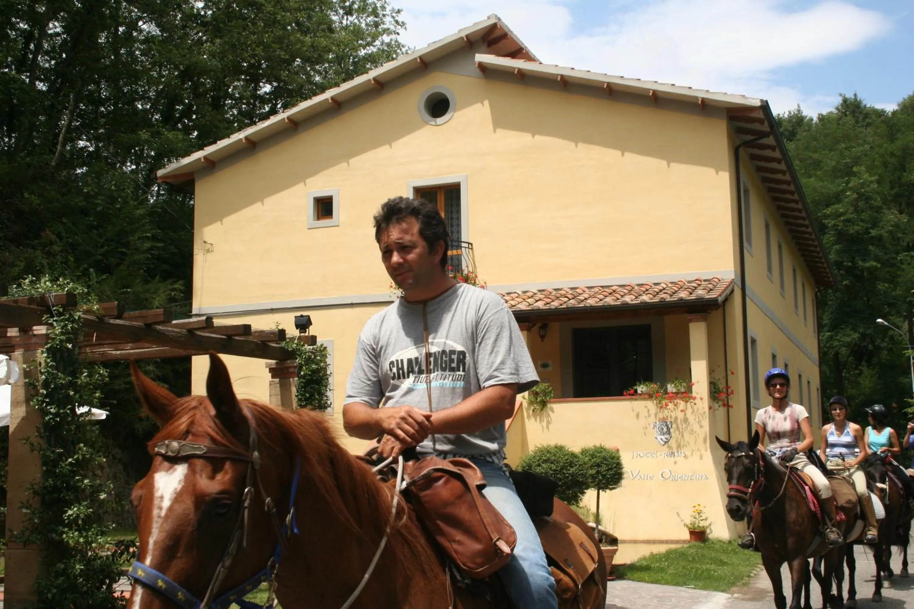 Horse-riding in Hotel Relais Valle Orientina