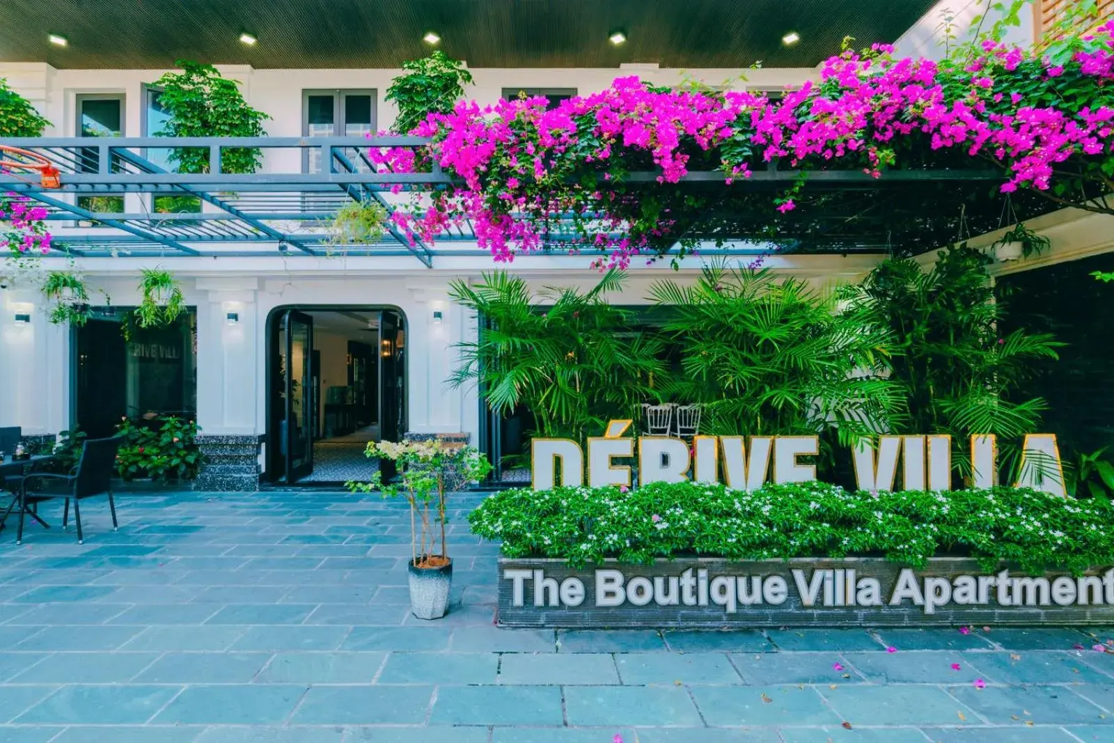 Property building in Dérive Boutique Villa & Apartment Da Nang Property building in Dérive Boutique Villa & Apartment Da Nang