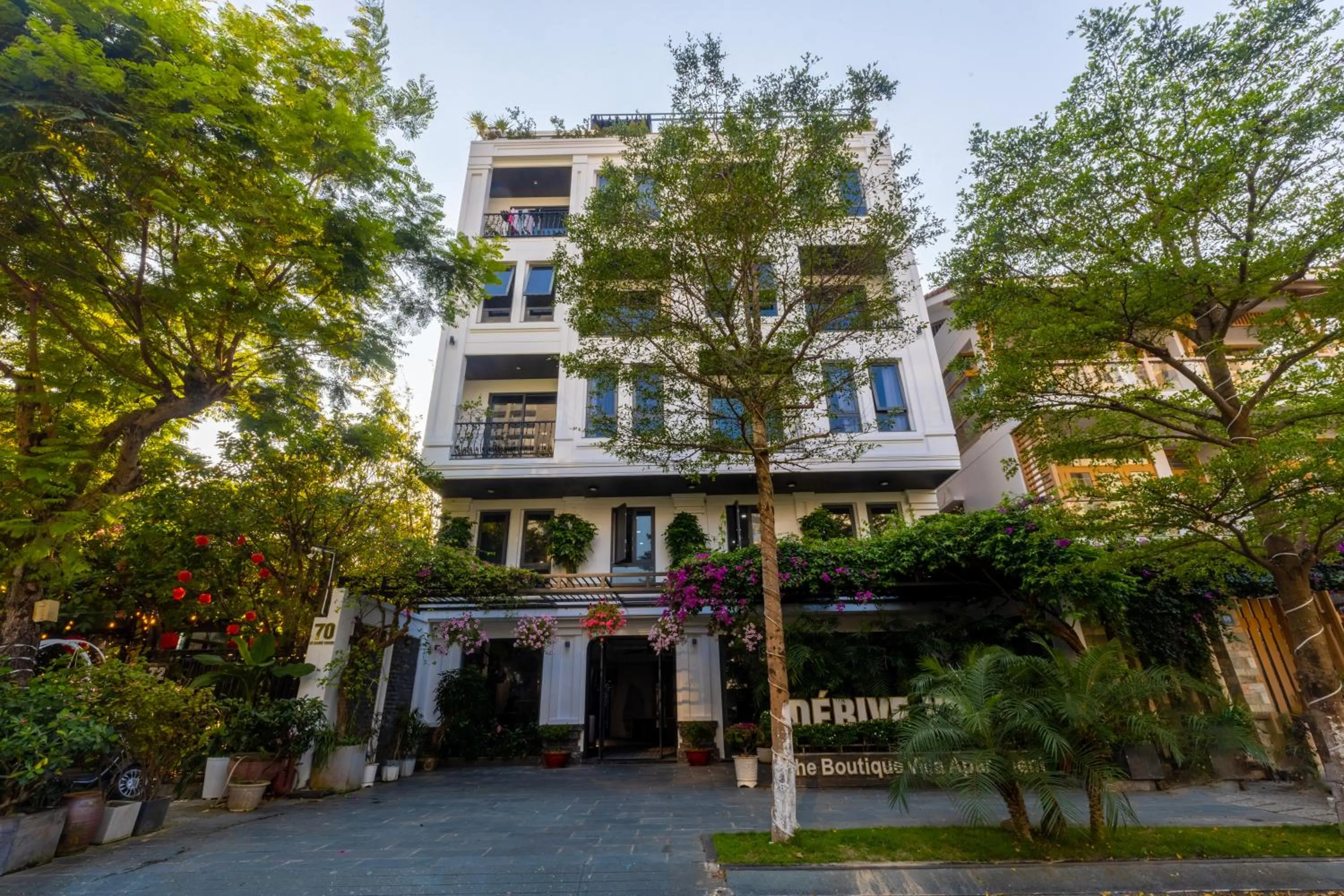 Property building in Dérive Boutique Villa & Apartment Da Nang