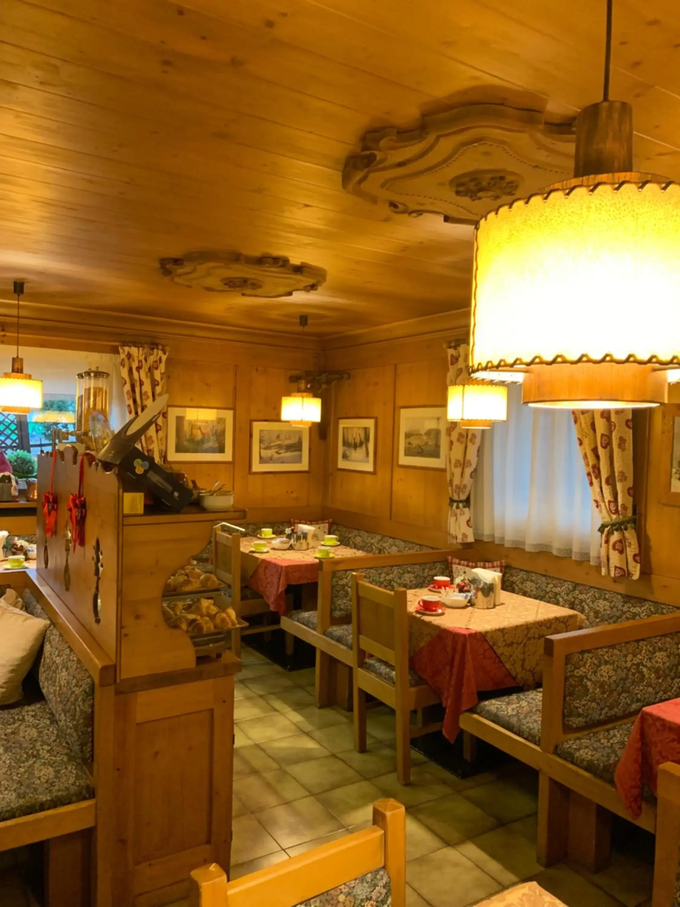 Restaurant/places to eat in Meuble Villa Neve Restaurant/places to eat in Meuble Villa Neve