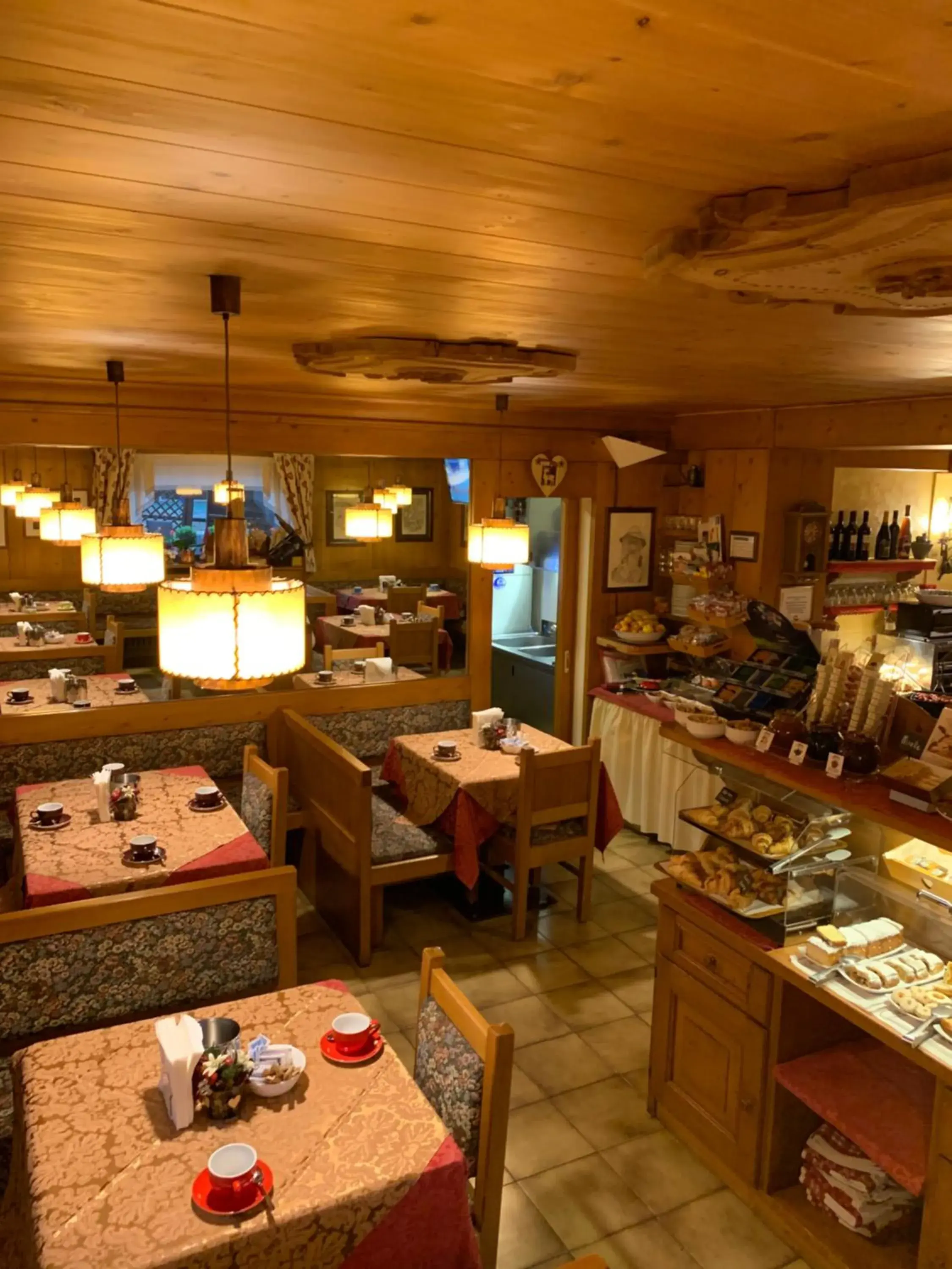 Restaurant/places to eat in Meuble Villa Neve Restaurant/places to eat in Meuble Villa Neve